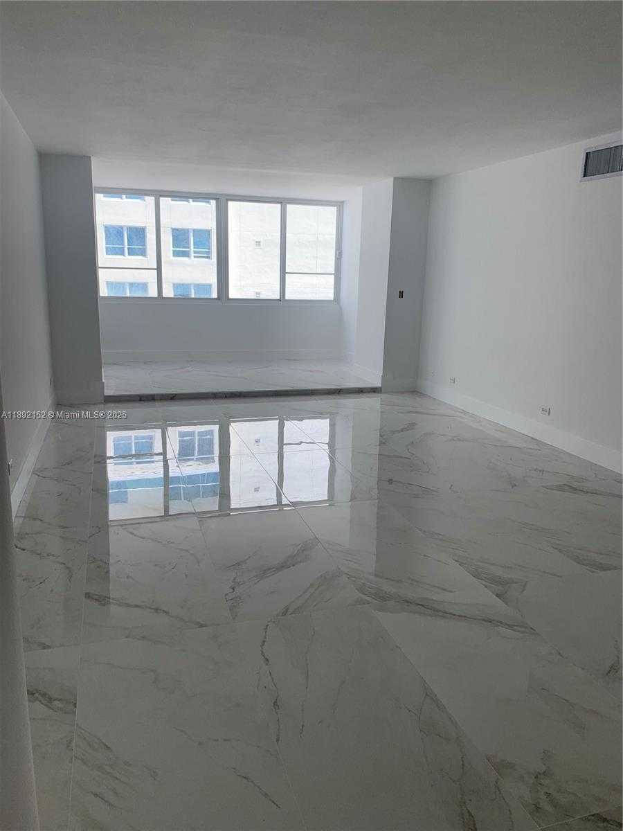 Small Image of 5005 COLLINS AVE, Miami Beach Number 2