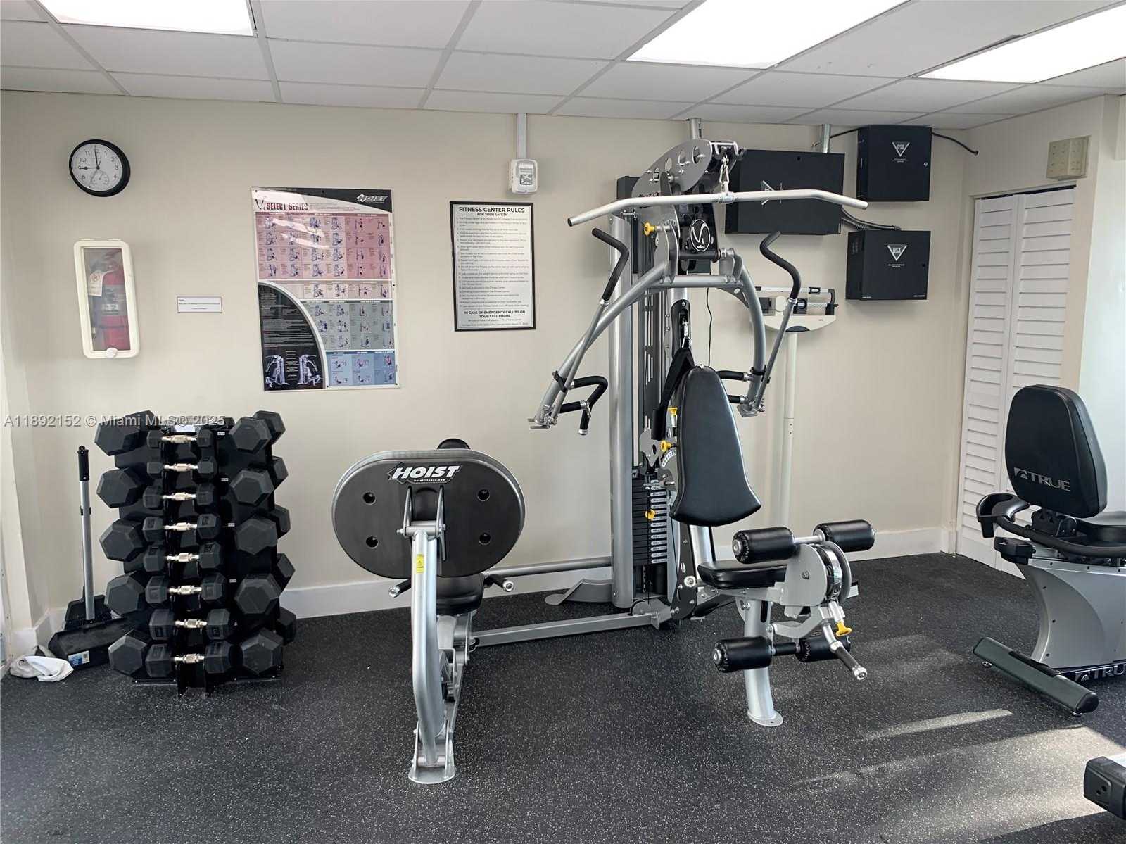 Small Image of 5005 COLLINS AVE, Miami Beach Number 6