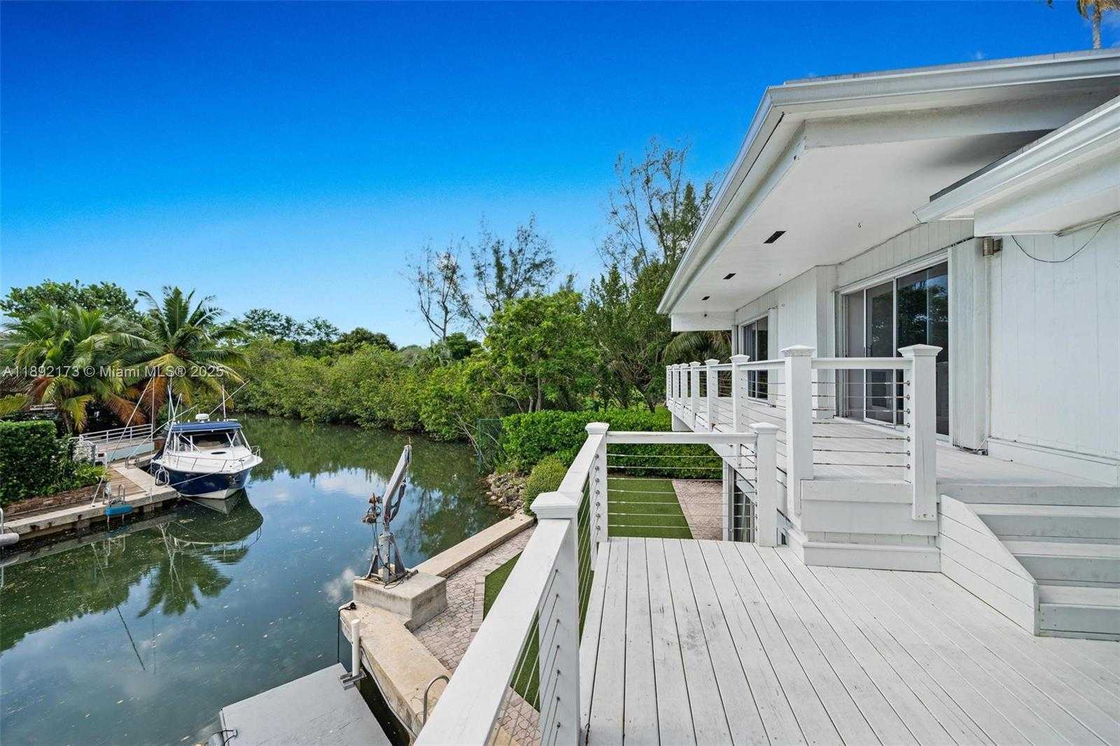 Small Image of 2120 SOUTH BAYSHORE DR, Miami Number 15