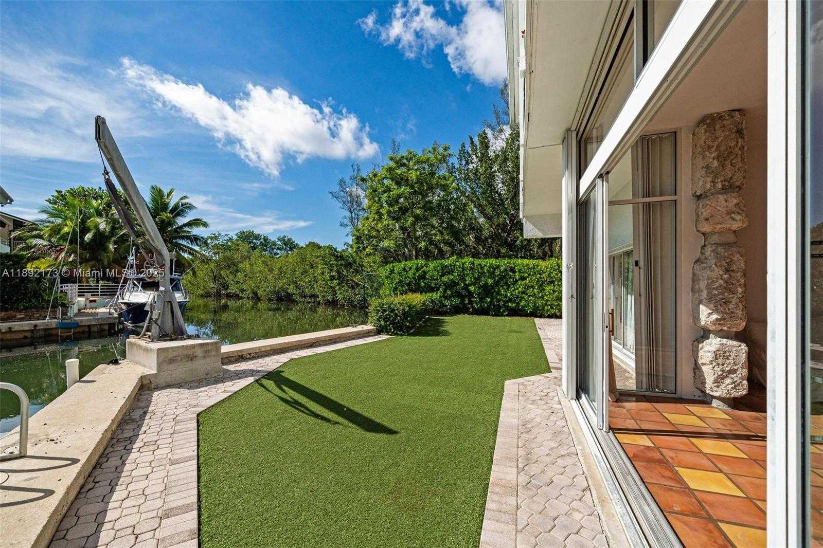 Small Image of 2120 SOUTH BAYSHORE DR, Miami Number 22