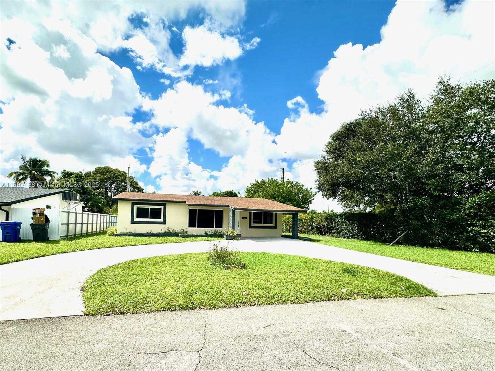 Small Image of 2340 NORTH 69TH WAY, Hollywood Number 2