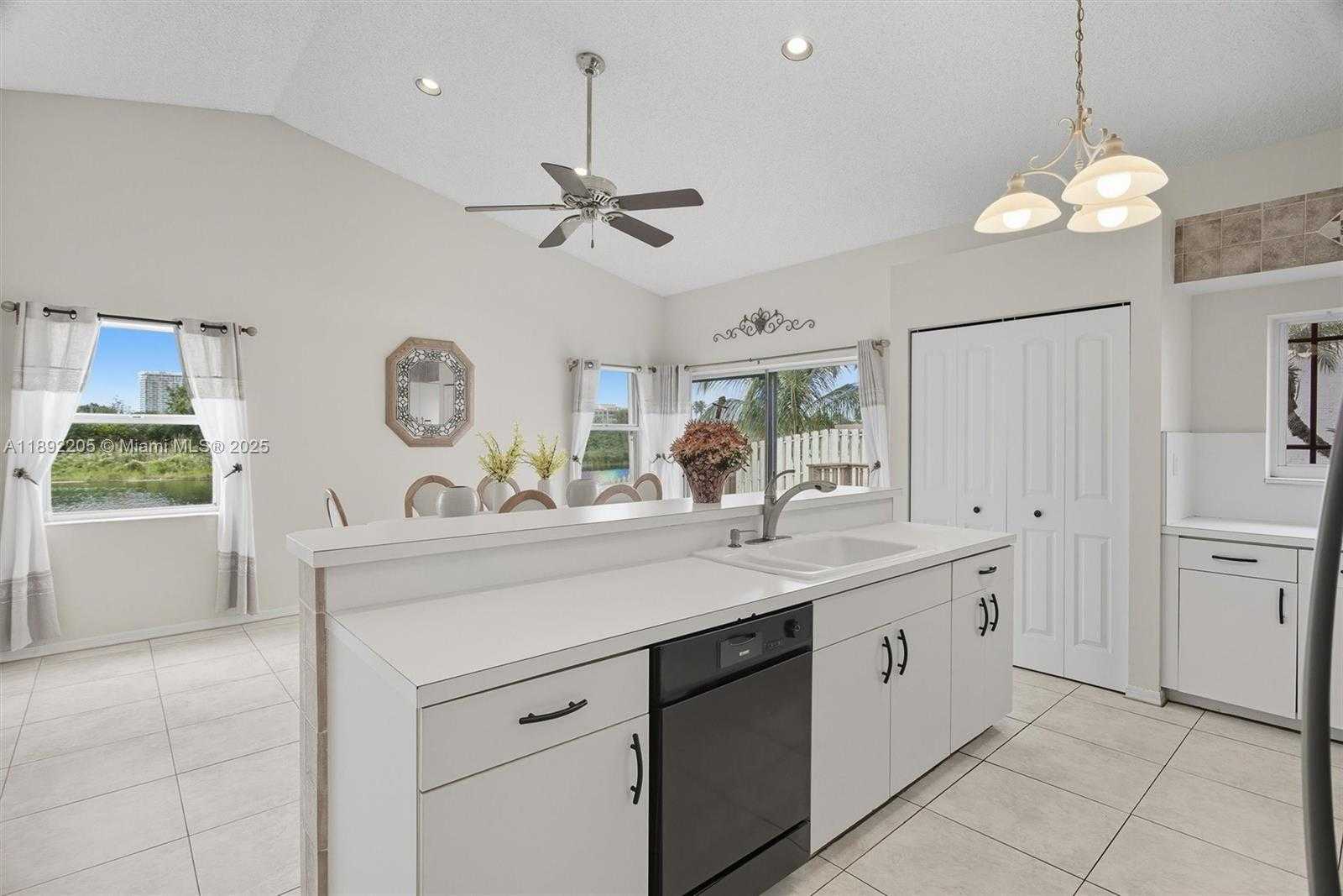 Small Image of 13305 NORTH WEST 13TH ST, Sunrise Number 14