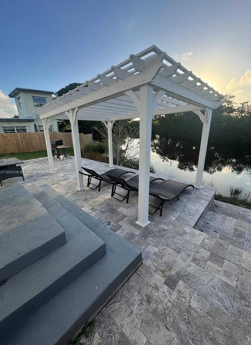 Small Image of 655 NORTH WEST 24TH AVE, Fort Lauderdale Number 3