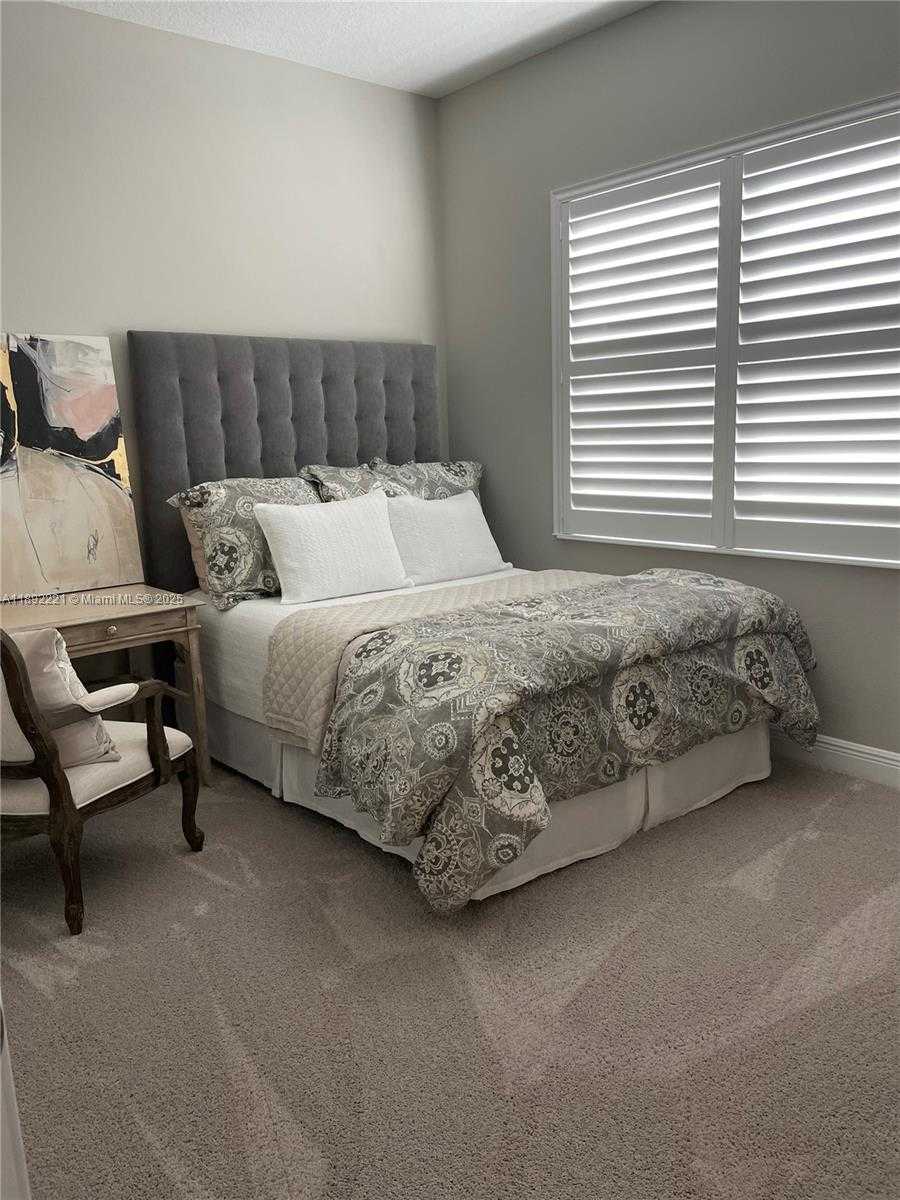 Small Image of 4960 SURFSIDE CIRCLE, Bradenton Number 11