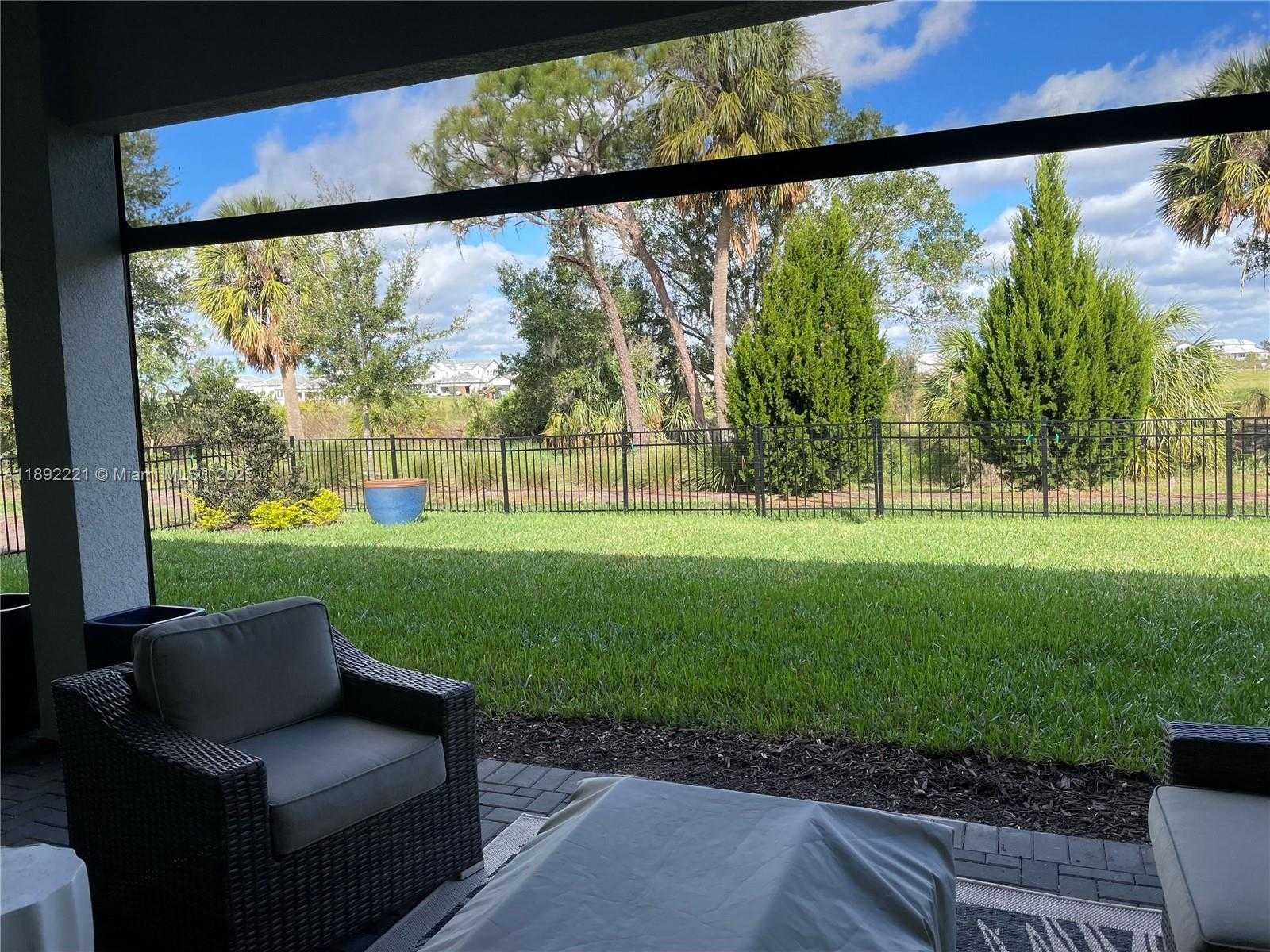 Small Image of 4960 SURFSIDE CIRCLE, Bradenton Number 15