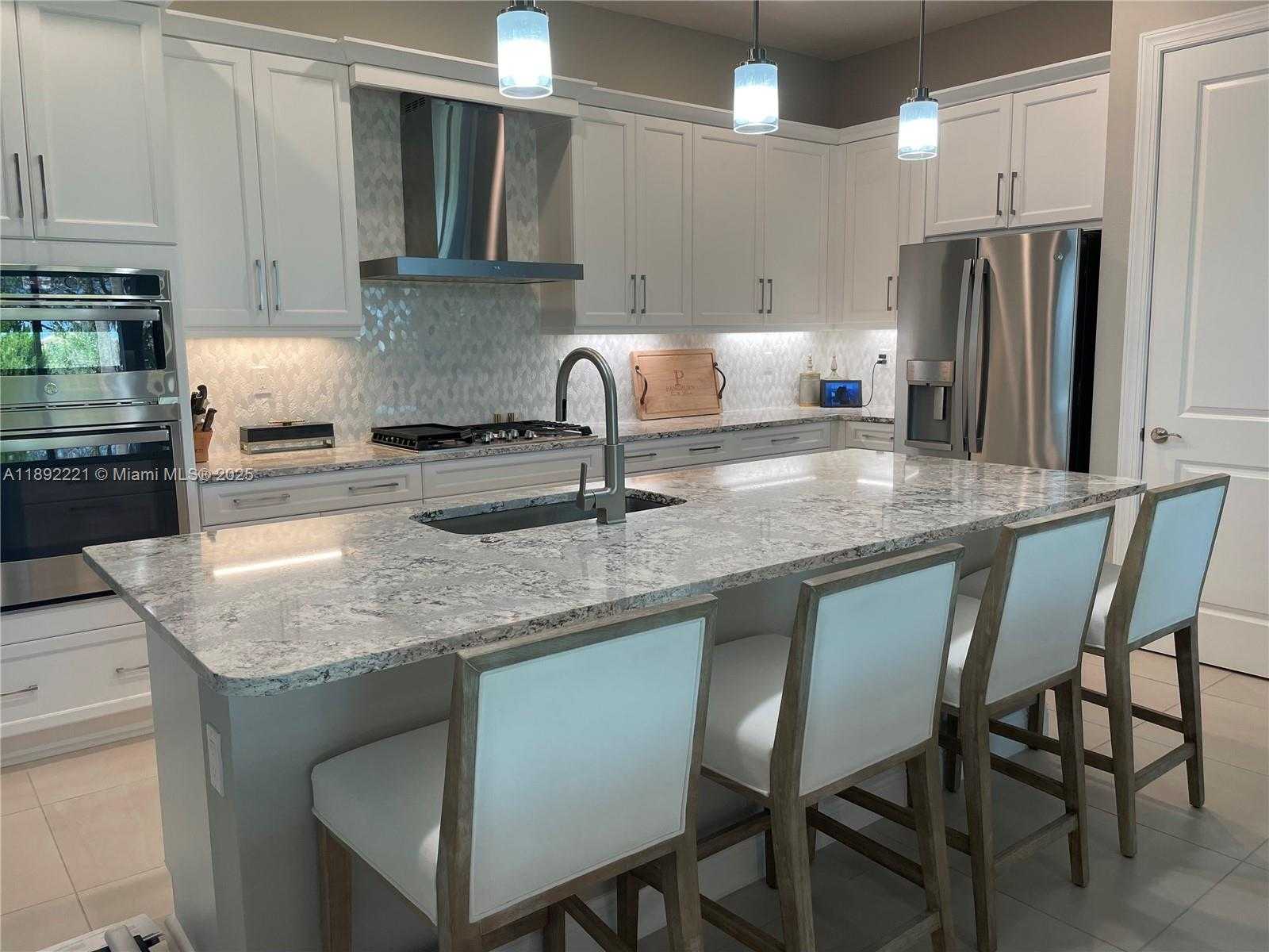 Small Image of 4960 SURFSIDE CIRCLE, Bradenton Number 5