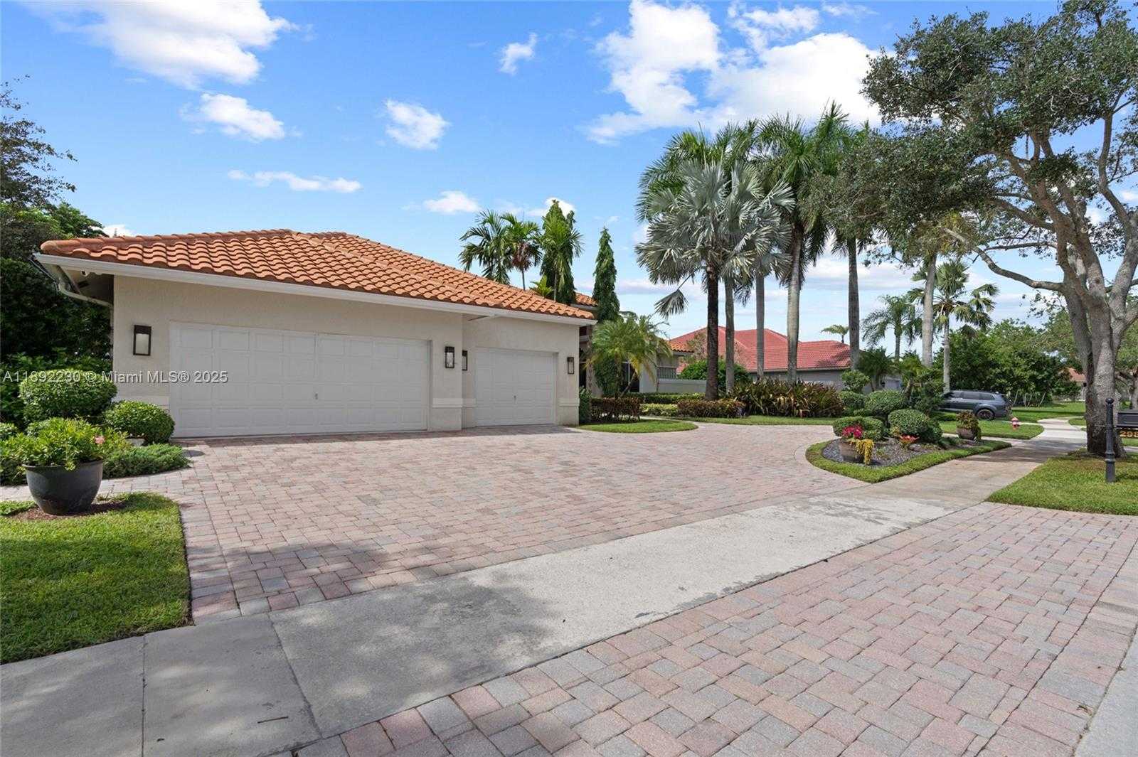 Small Image of 2984 WENTWORTH, Weston Number 11