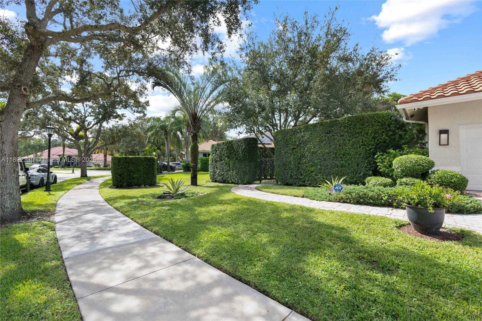 Small Image of 2984 WENTWORTH, Weston Number 14
