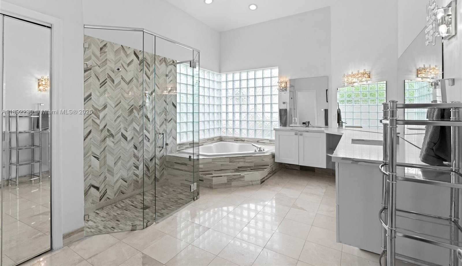 Small Image of 2984 WENTWORTH, Weston Number 32