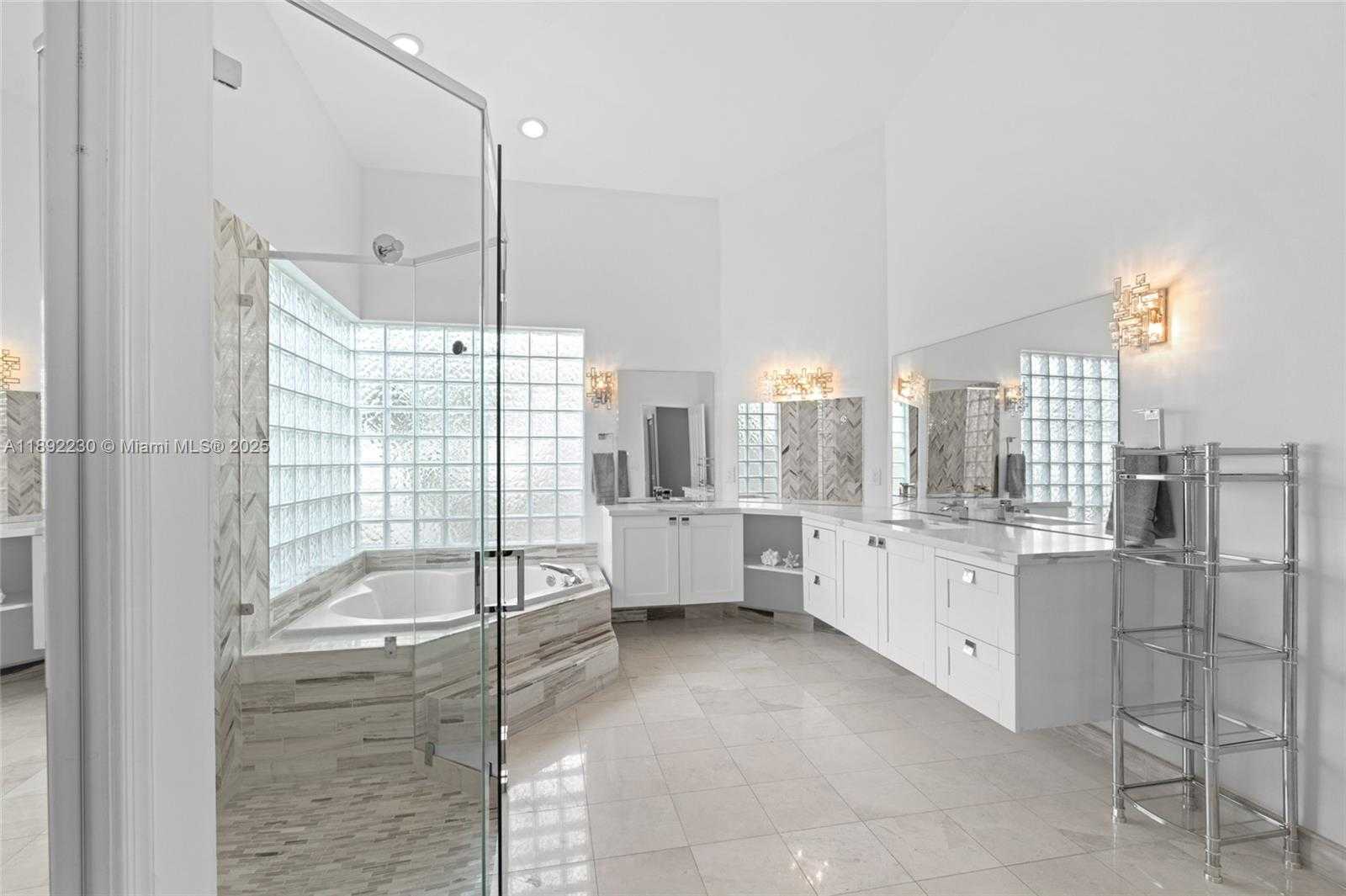 Small Image of 2984 WENTWORTH, Weston Number 33