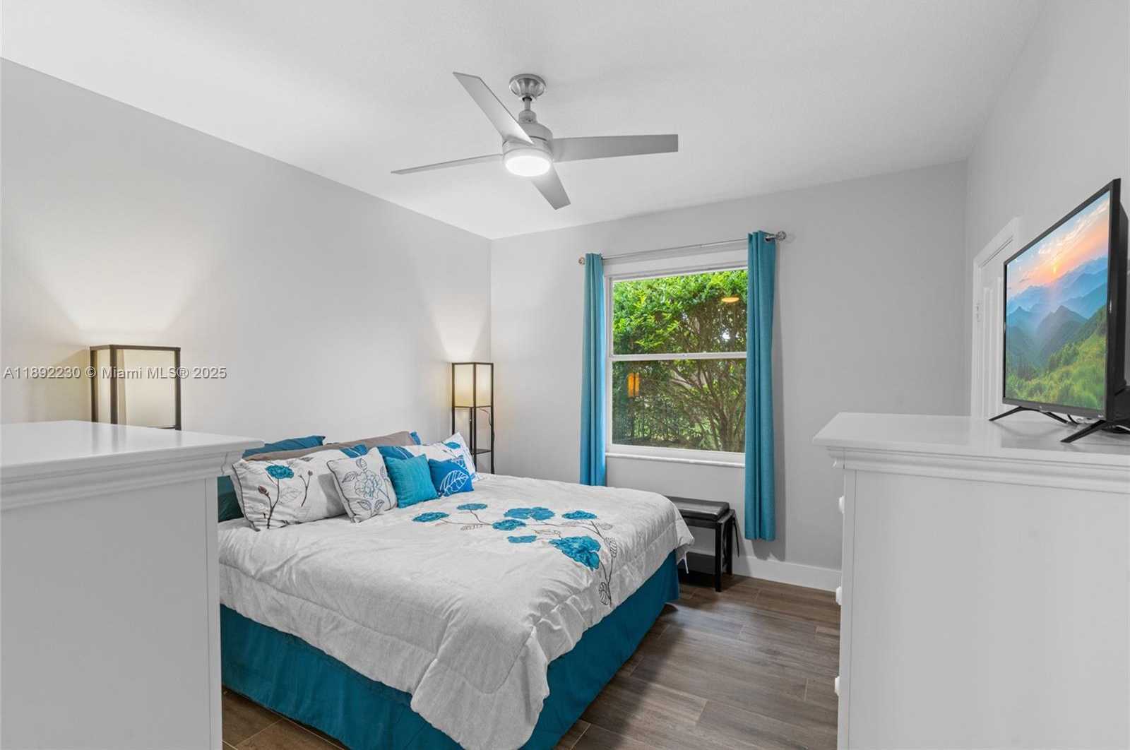 Small Image of 2984 WENTWORTH, Weston Number 39