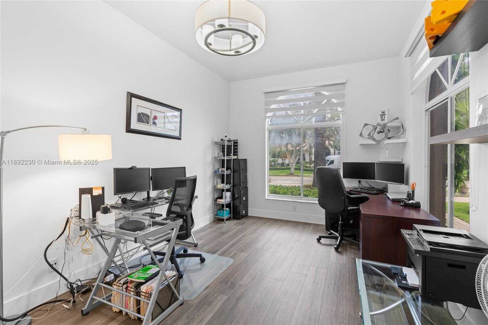 Small Image of 2984 WENTWORTH, Weston Number 41
