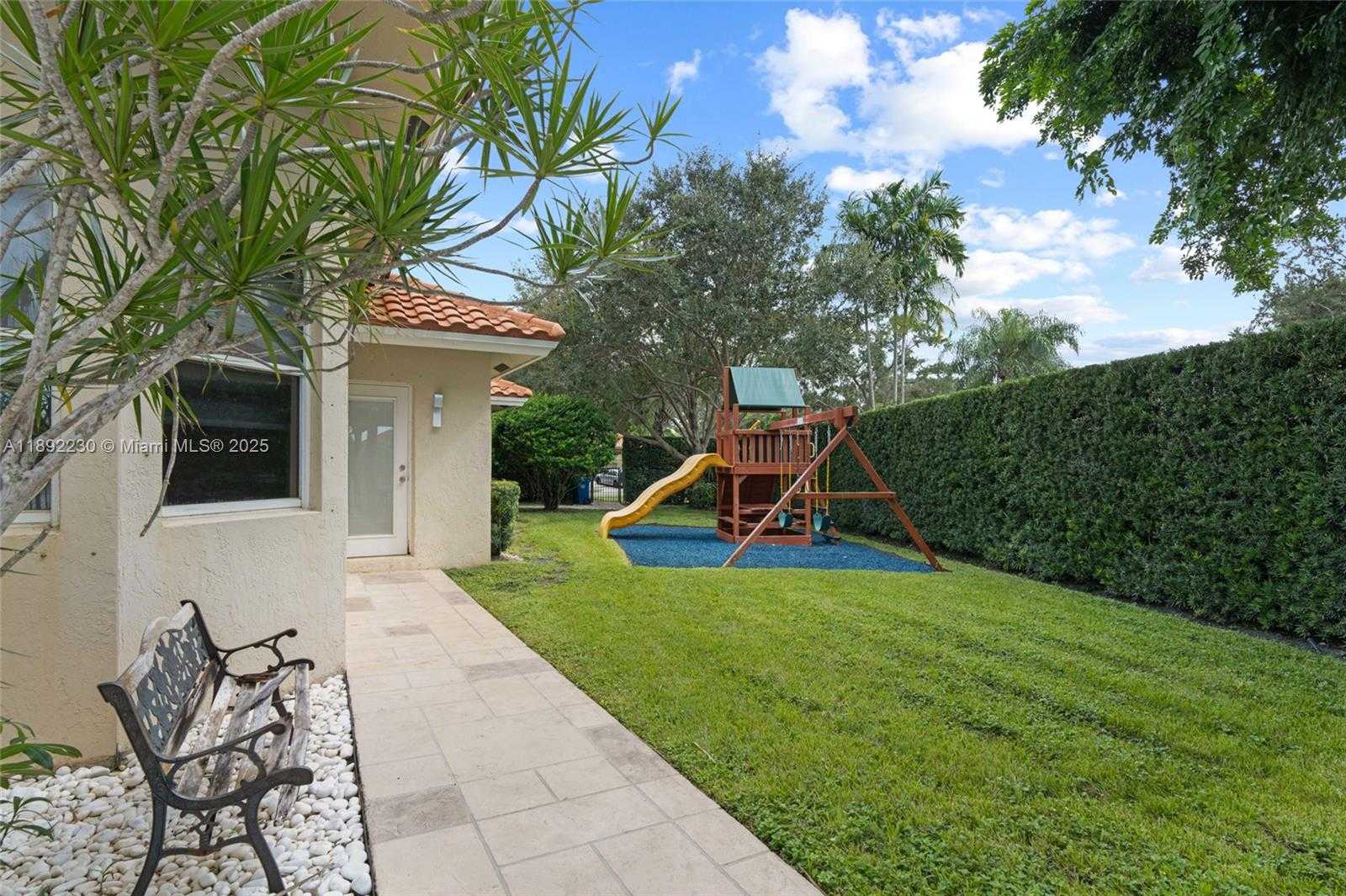 Small Image of 2984 WENTWORTH, Weston Number 51