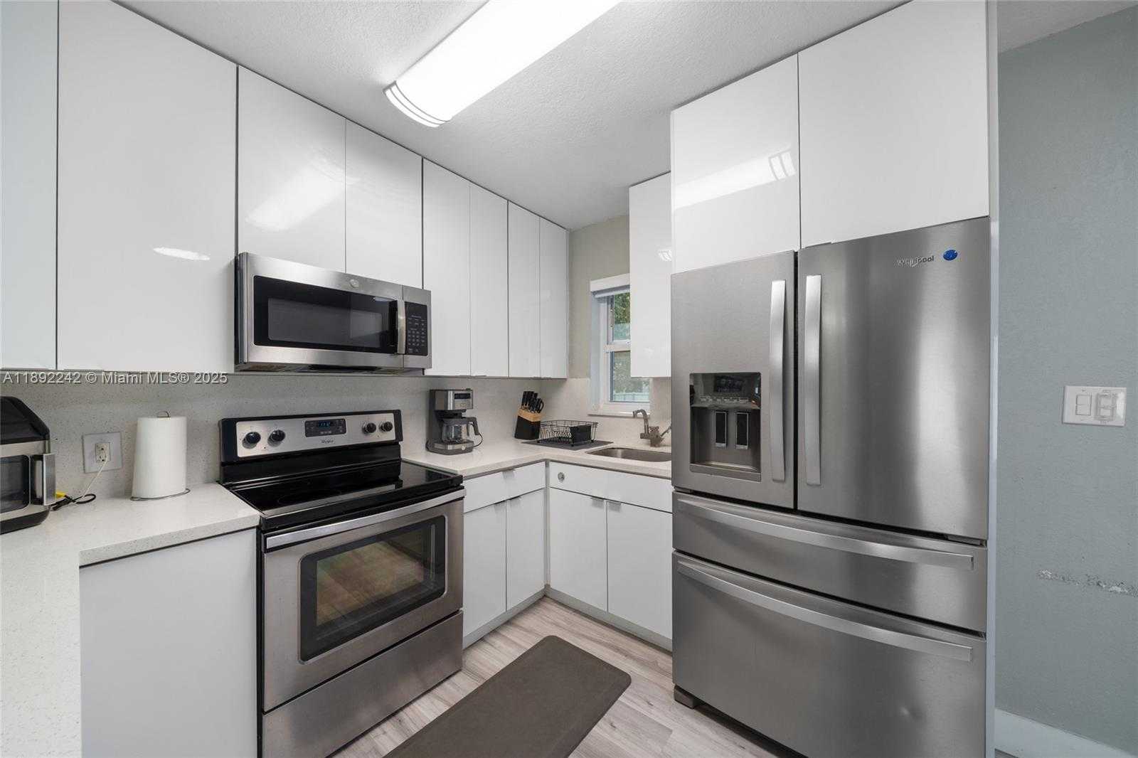 Small Image of 210 NORTH WEST 126TH ST, North Miami Number 11