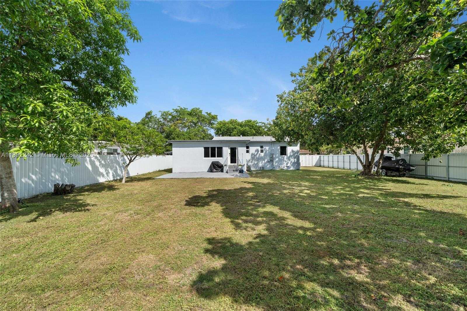 Small Image of 210 NORTH WEST 126TH ST, North Miami Number 18