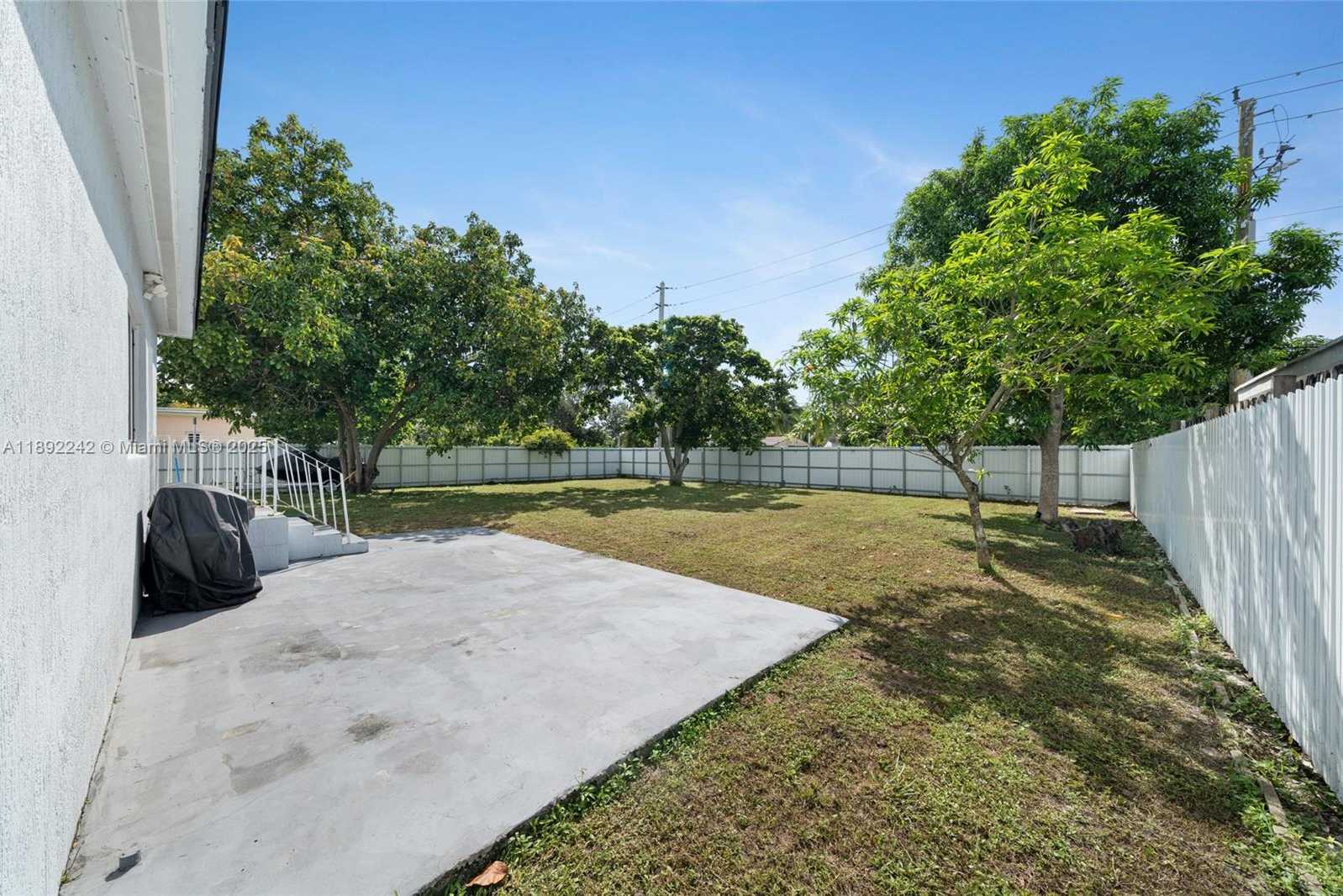 Small Image of 210 NORTH WEST 126TH ST, North Miami Number 19