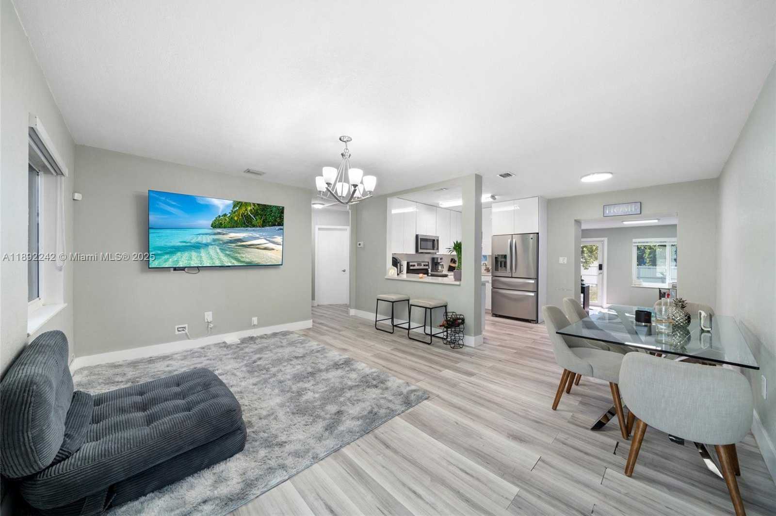 Small Image of 210 NORTH WEST 126TH ST, North Miami Number 3