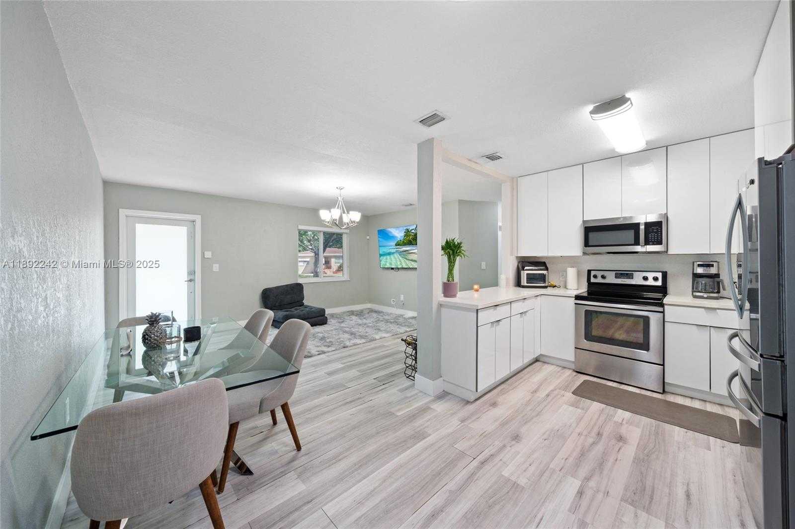 Small Image of 210 NORTH WEST 126TH ST, North Miami Number 8