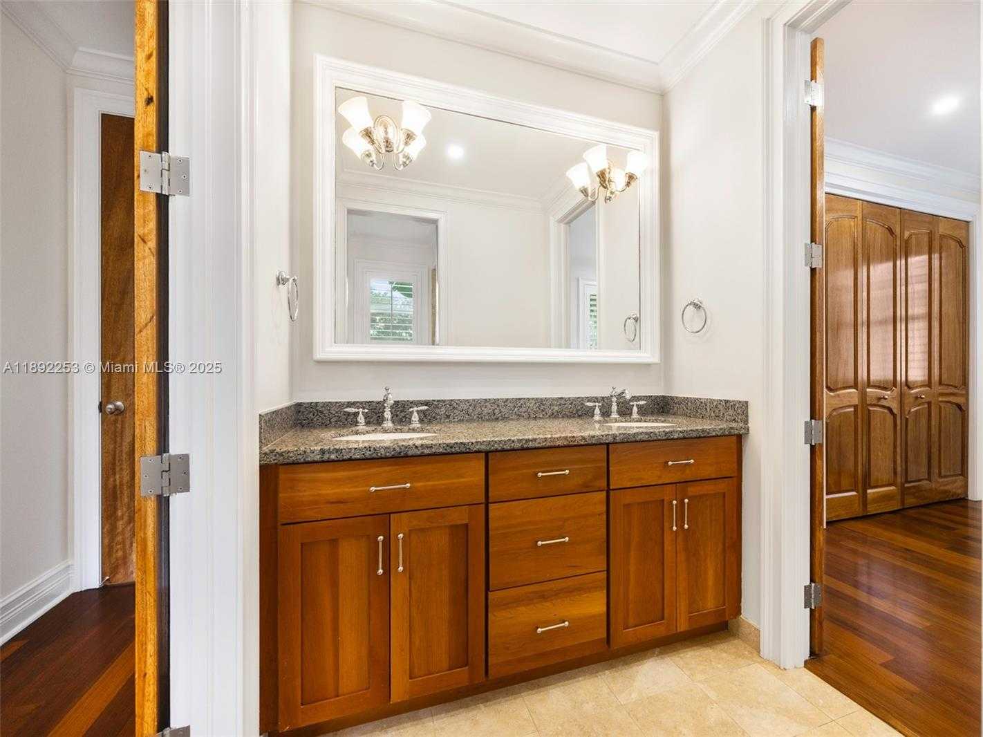 Small Image of 4065 BATTERSEA RD, Coconut Grove Number 24