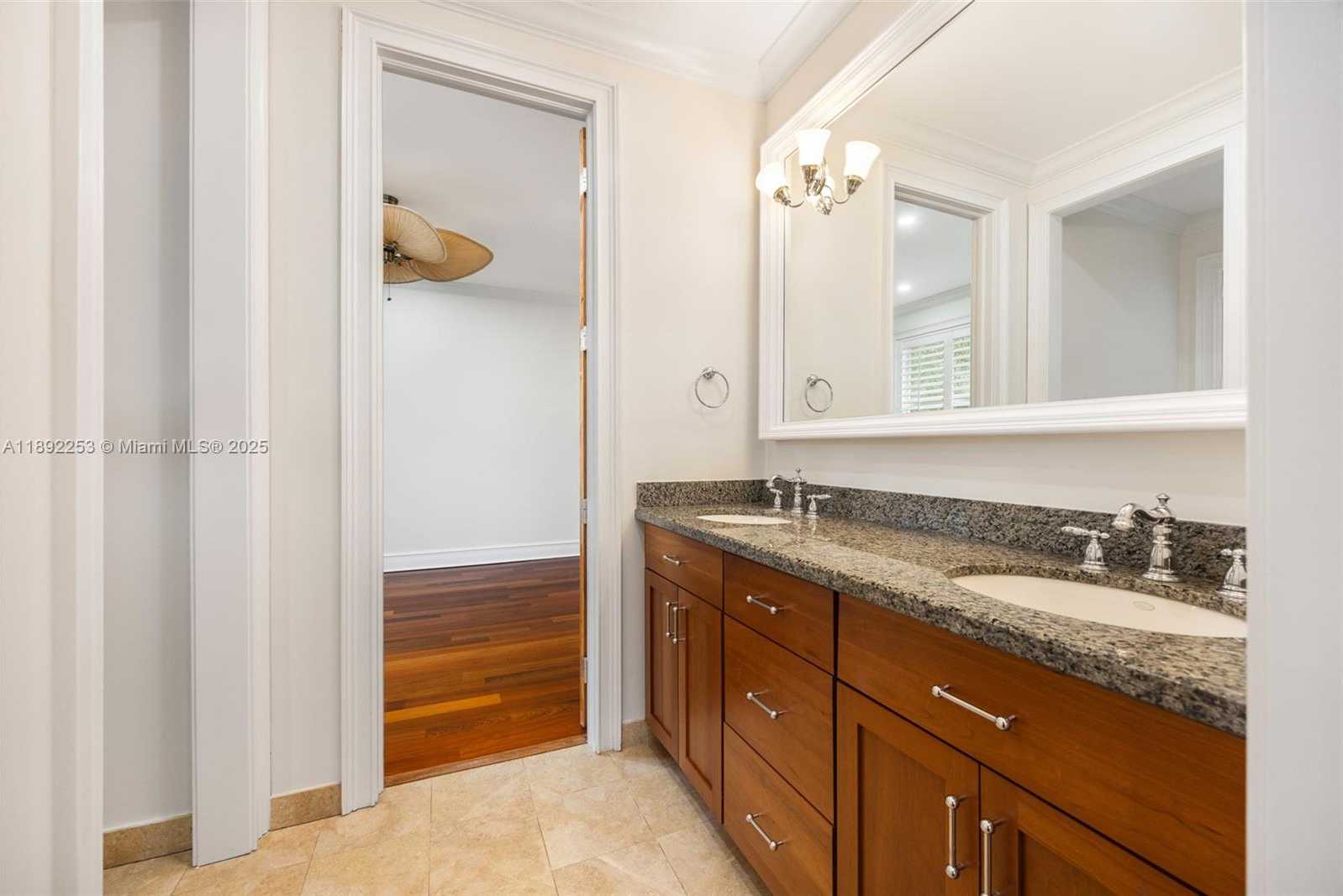 Small Image of 4065 BATTERSEA RD, Coconut Grove Number 26