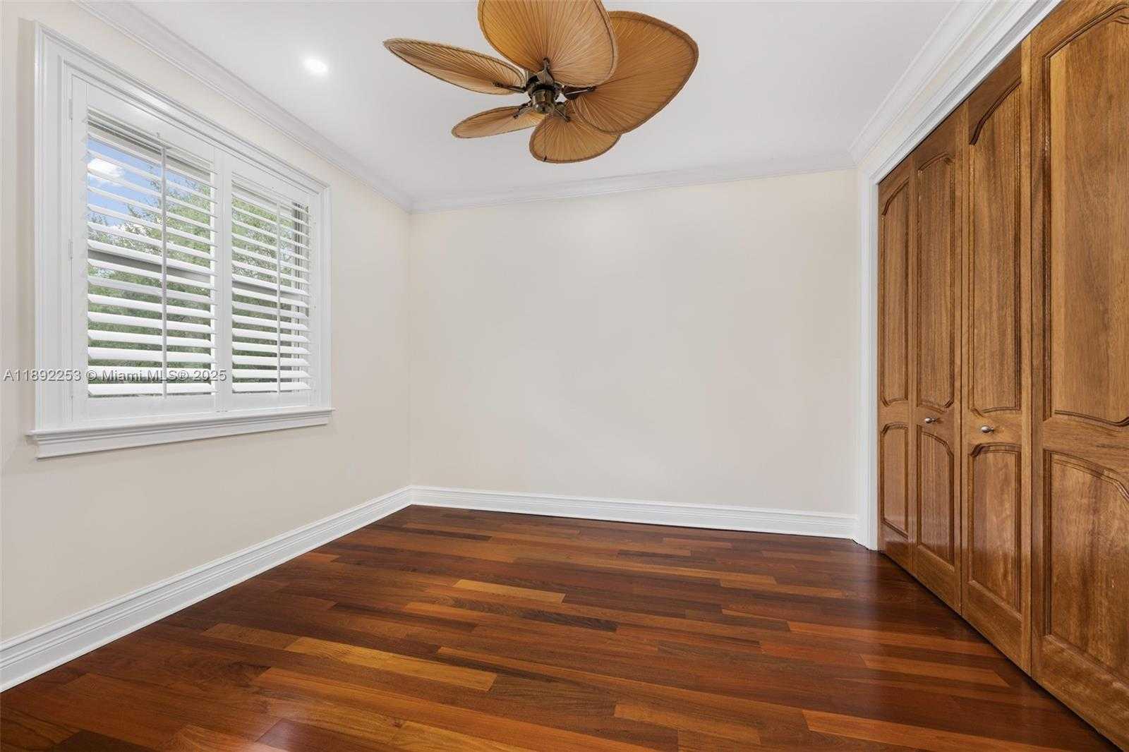 Small Image of 4065 BATTERSEA RD, Coconut Grove Number 27