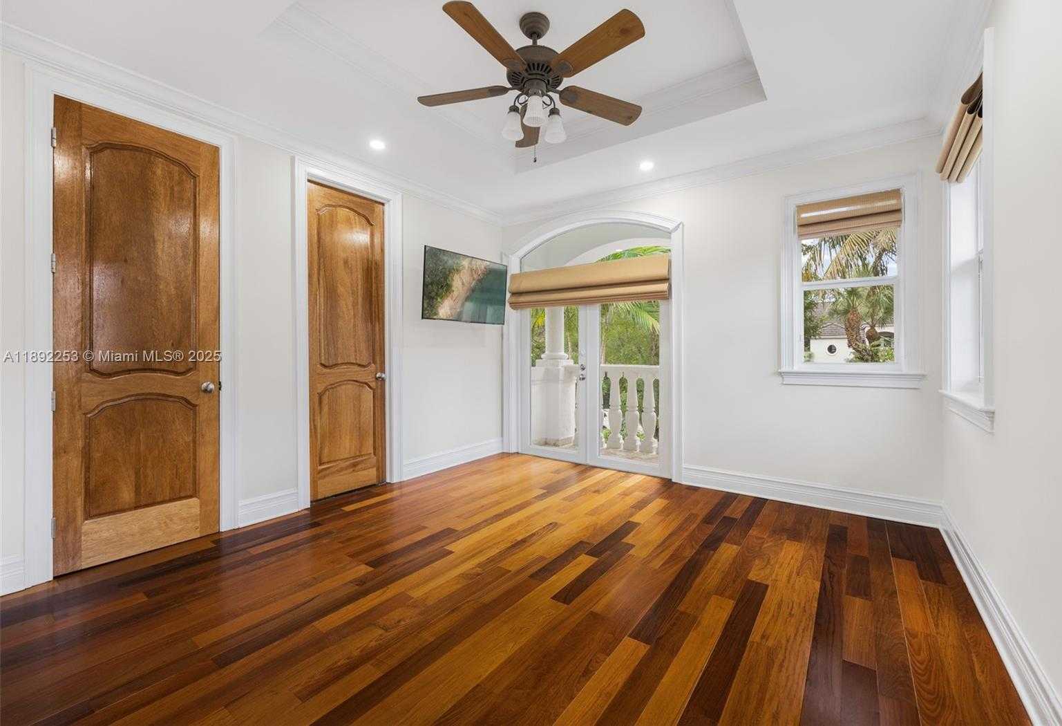 Small Image of 4065 BATTERSEA RD, Coconut Grove Number 28