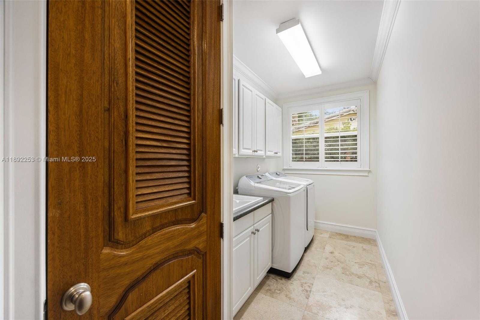 Small Image of 4065 BATTERSEA RD, Coconut Grove Number 30