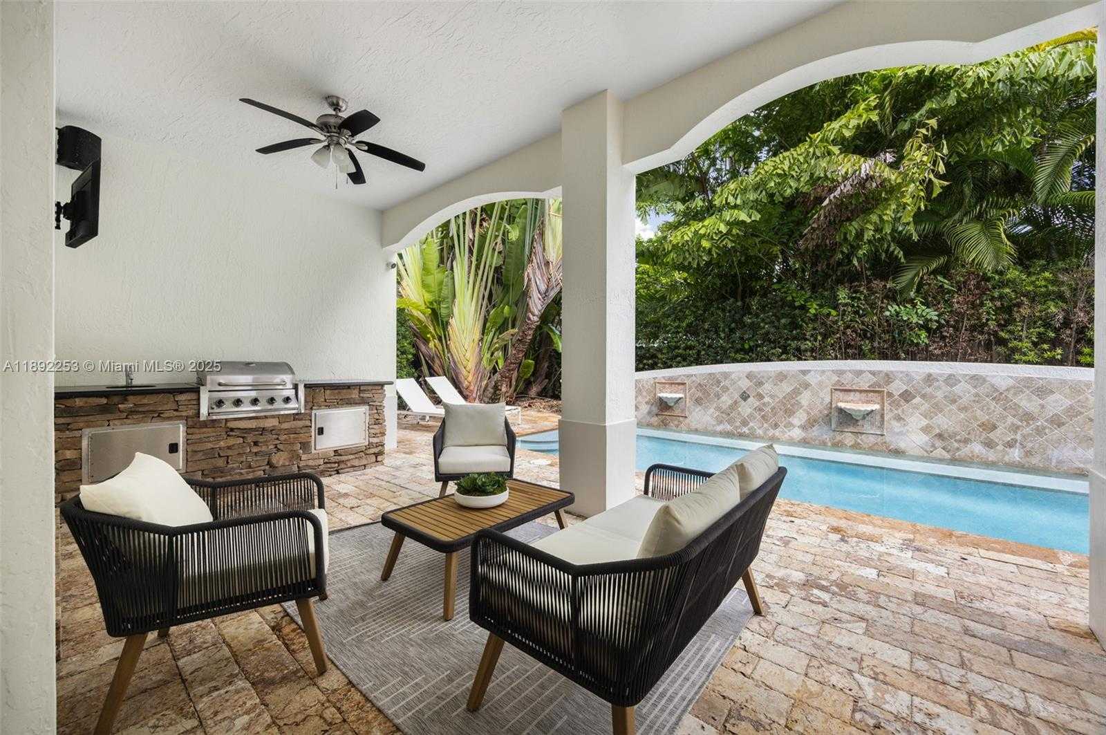 Small Image of 4065 BATTERSEA RD, Coconut Grove Number 32