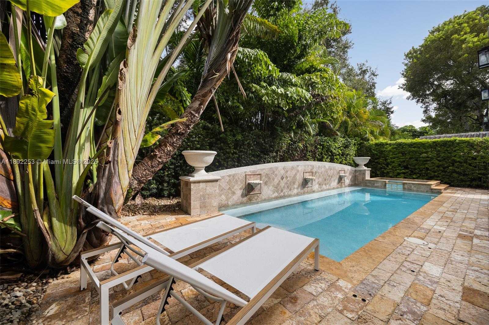 Small Image of 4065 BATTERSEA RD, Coconut Grove Number 34