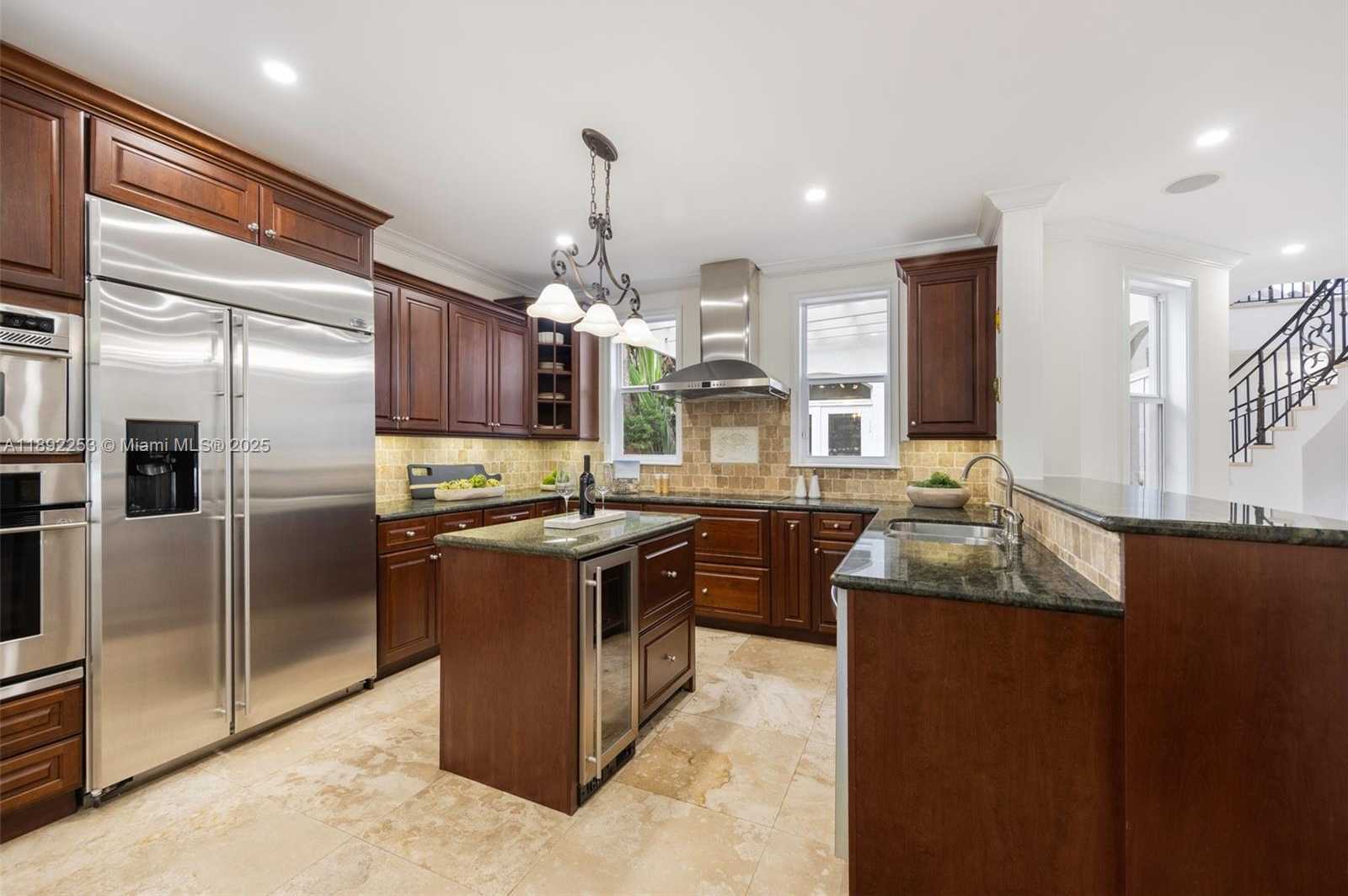 Small Image of 4065 BATTERSEA RD, Coconut Grove Number 8