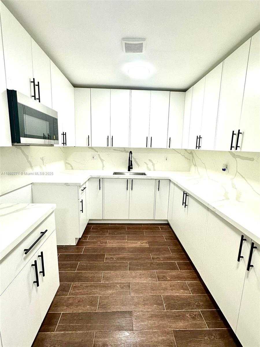 Small Image of 1940 NORTH WEST 153RD ST, Miami Gardens Number 3
