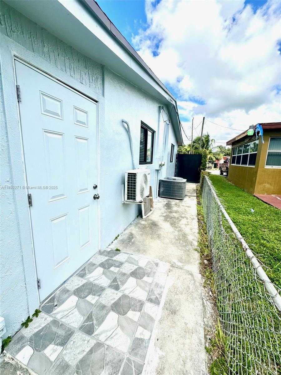 Small Image of 1940 NORTH WEST 153RD ST, Miami Gardens Number 33