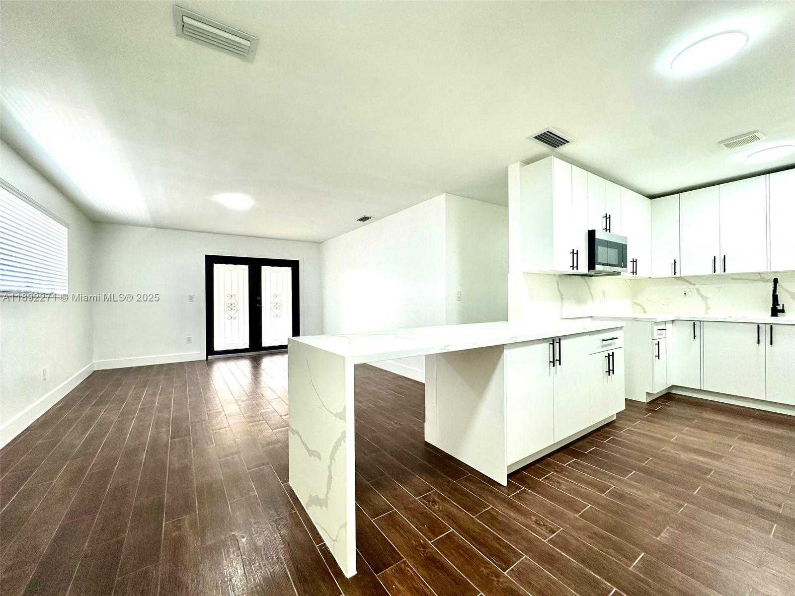 Small Image of 1940 NORTH WEST 153RD ST, Miami Gardens Number 7