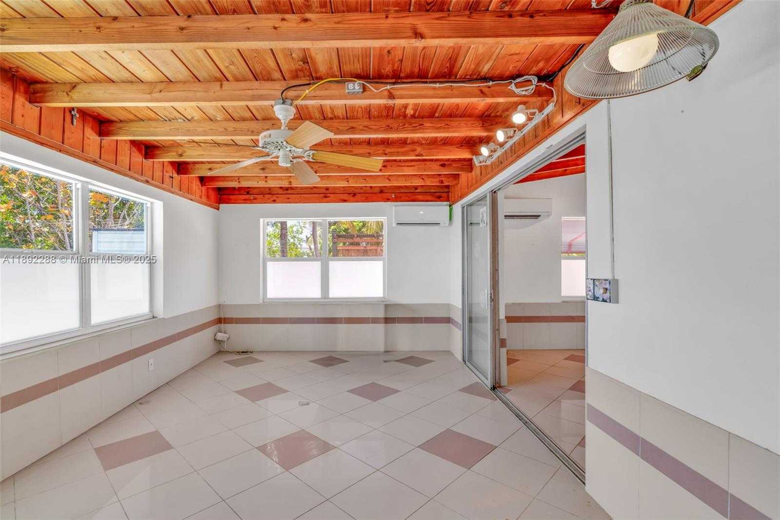 Small Image of 140 GARDENIA ST, Plantation Key Number 21