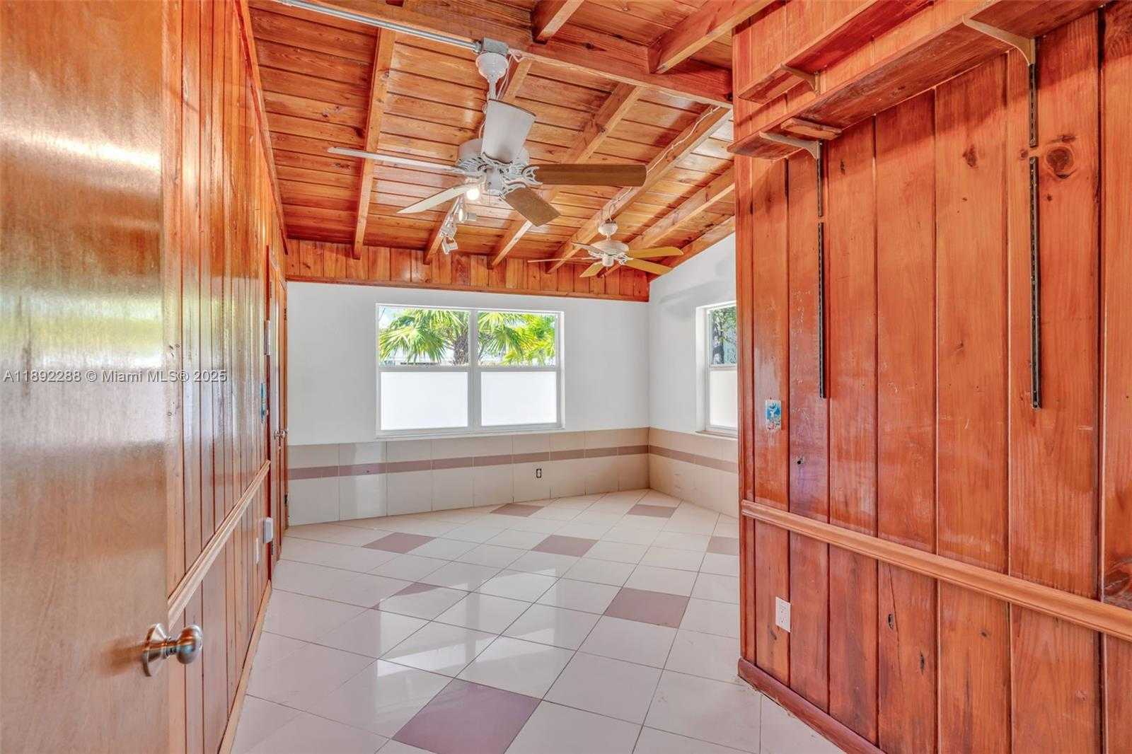 Small Image of 140 GARDENIA ST, Plantation Key Number 22