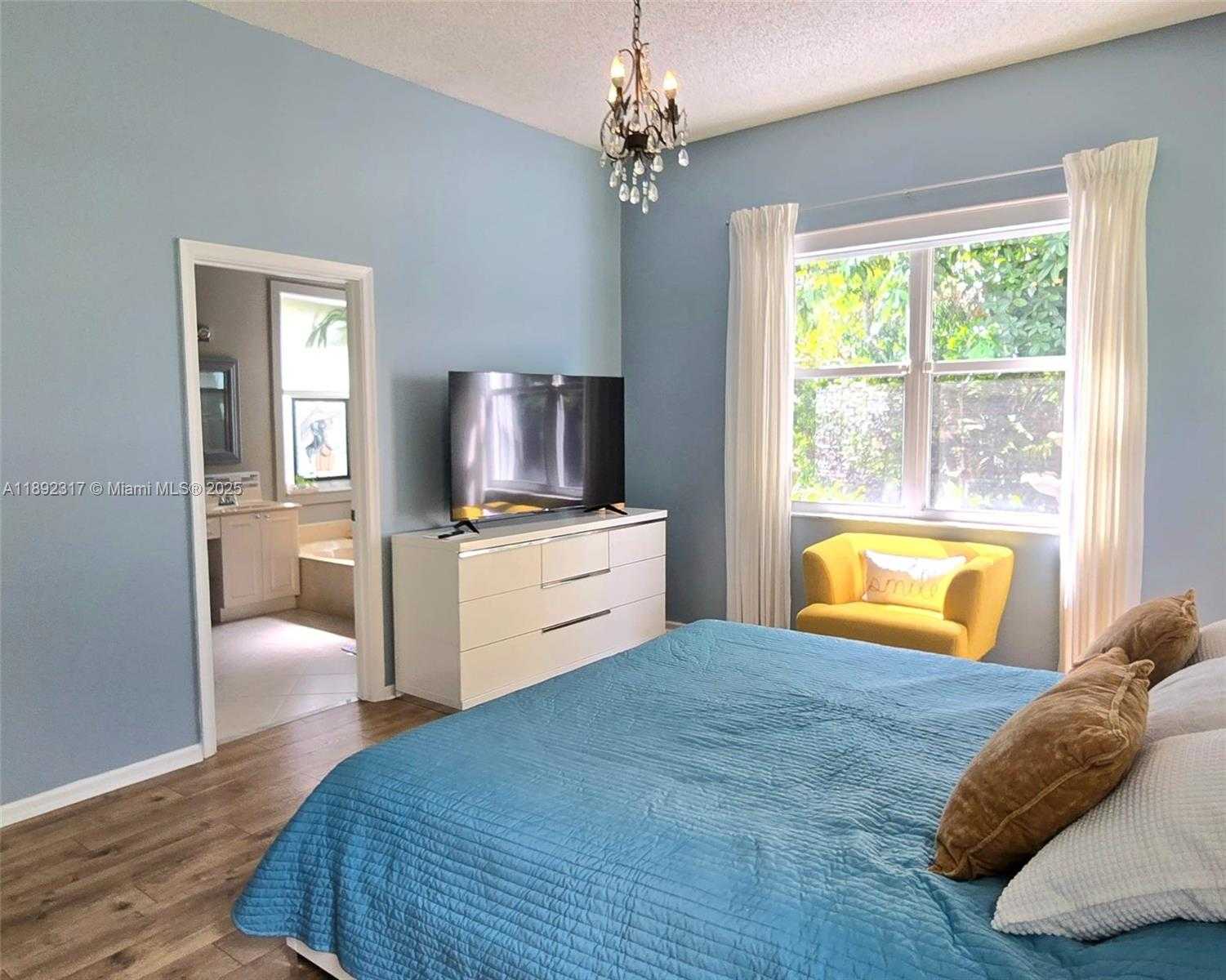 Small Image of 1406 NORTH WEST 159TH LN, Pembroke Pines Number 17