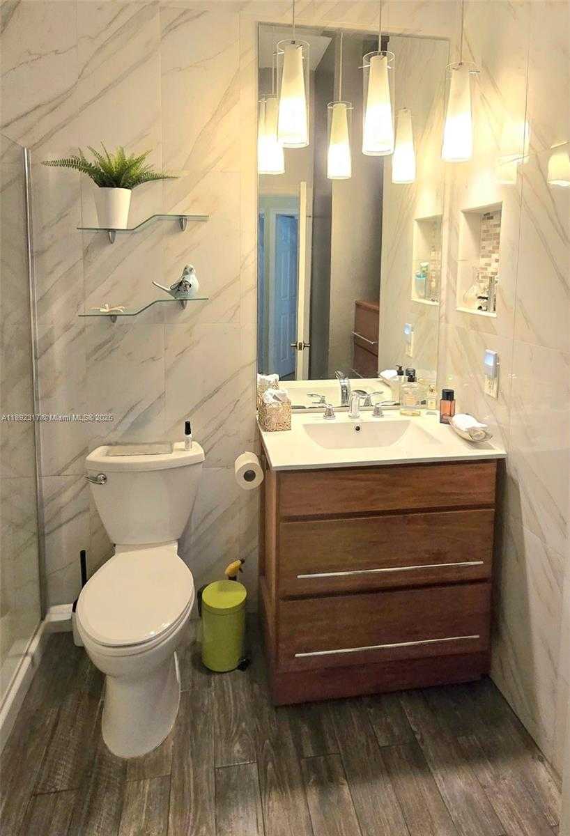 Small Image of 1406 NORTH WEST 159TH LN, Pembroke Pines Number 26