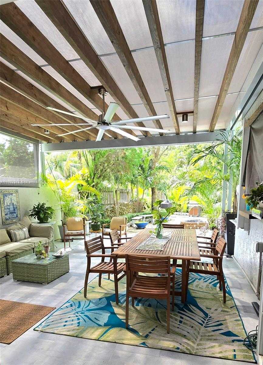 Small Image of 1406 NORTH WEST 159TH LN, Pembroke Pines Number 28