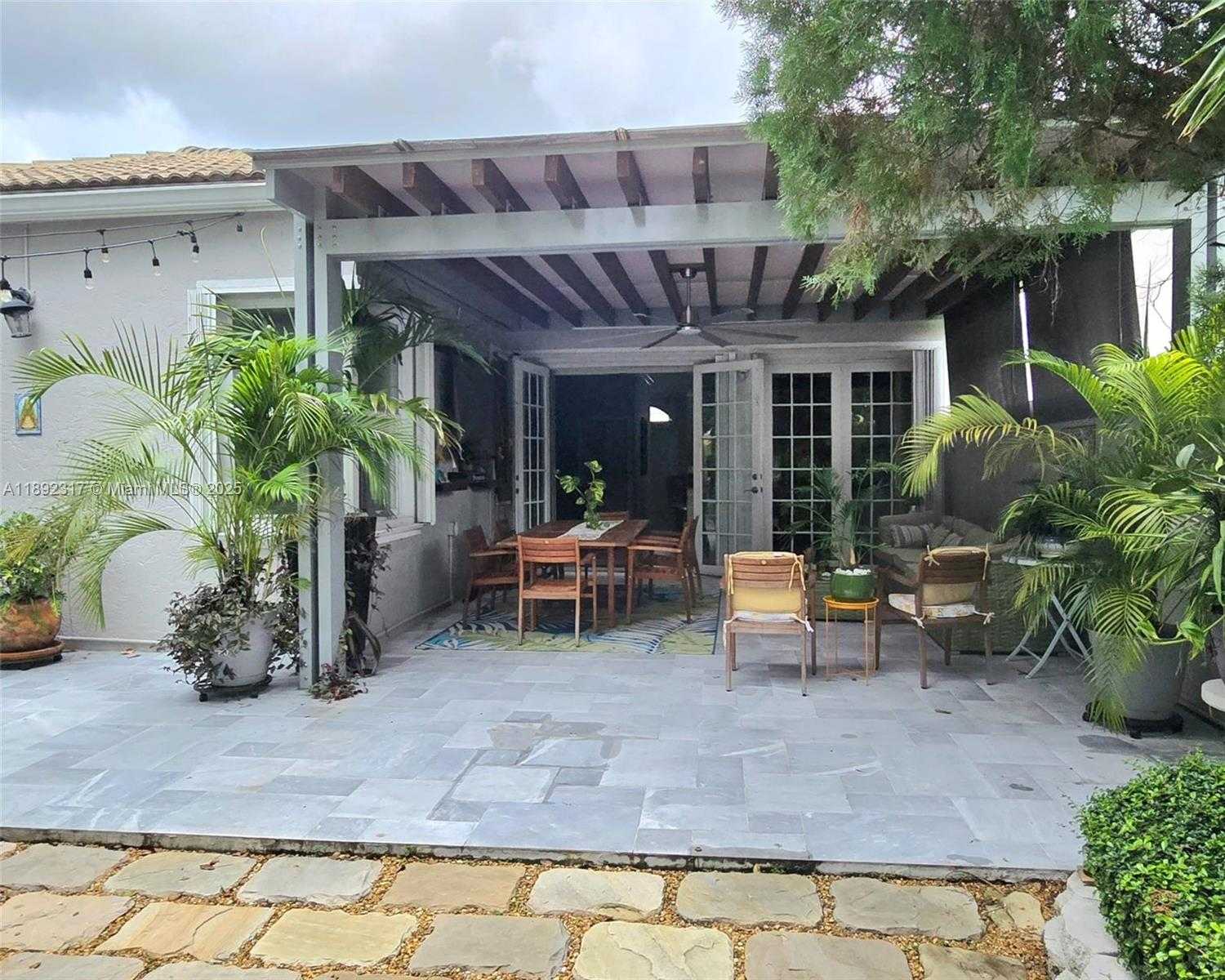 Small Image of 1406 NORTH WEST 159TH LN, Pembroke Pines Number 30