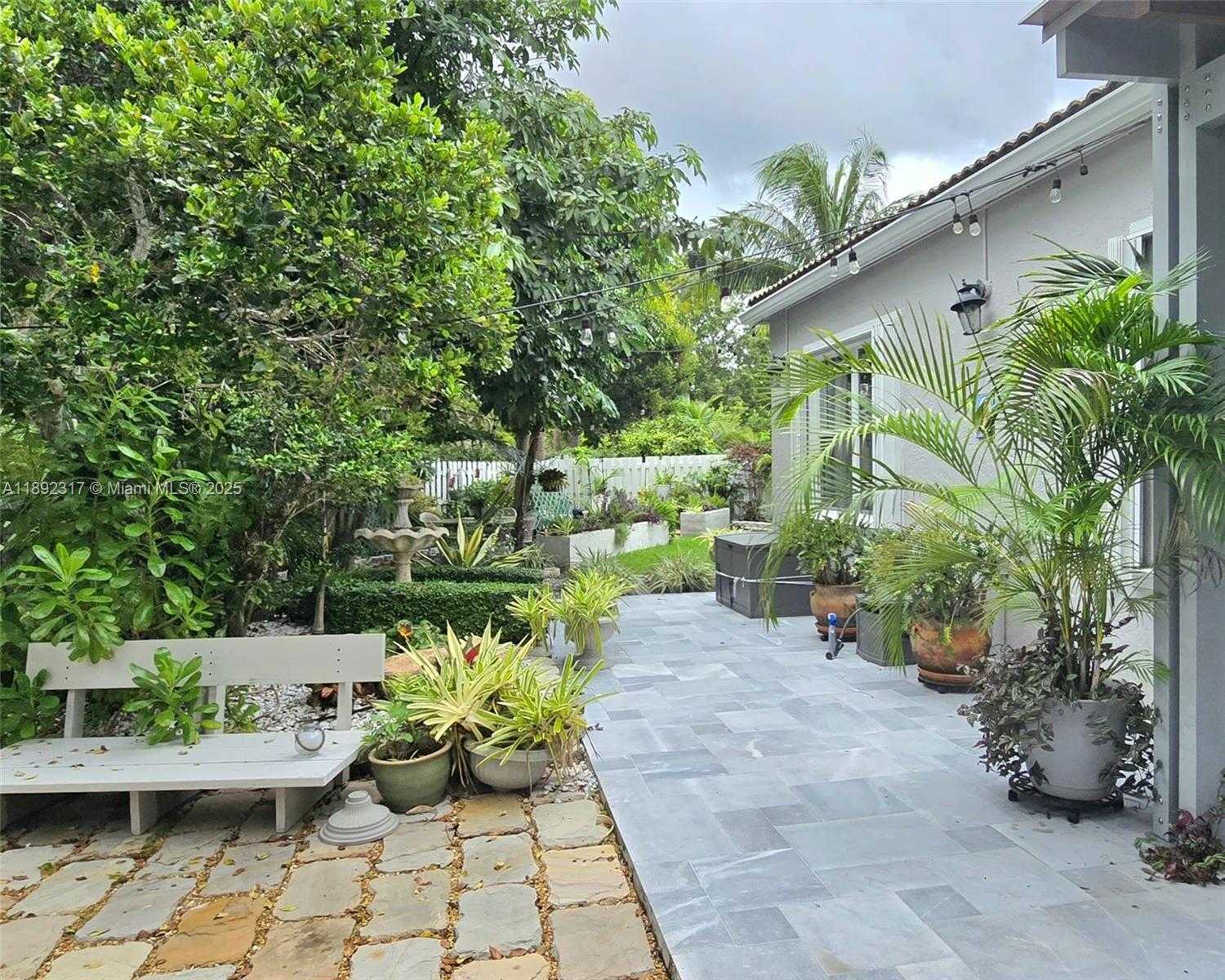 Small Image of 1406 NORTH WEST 159TH LN, Pembroke Pines Number 33