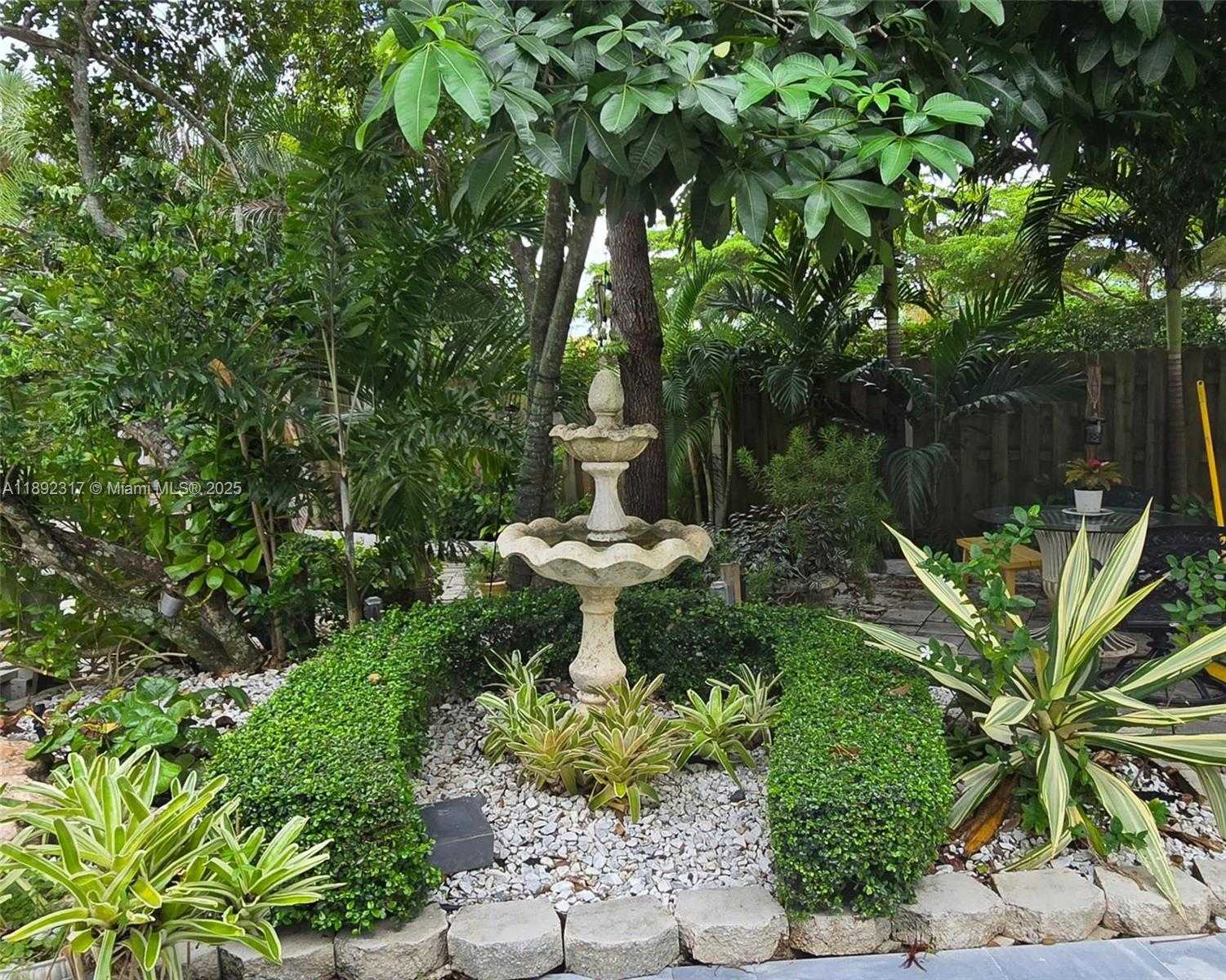 Small Image of 1406 NORTH WEST 159TH LN, Pembroke Pines Number 35