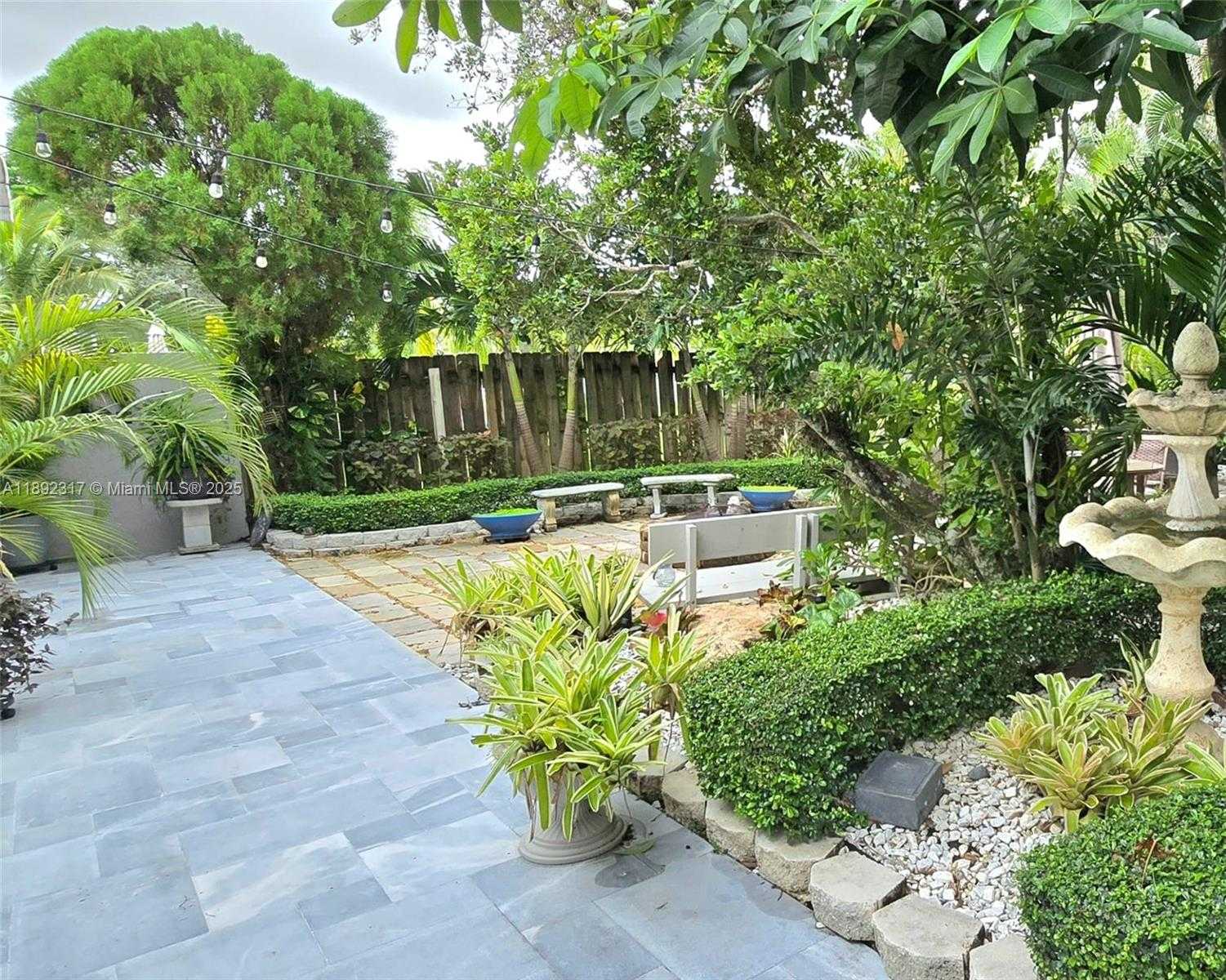 Small Image of 1406 NORTH WEST 159TH LN, Pembroke Pines Number 36