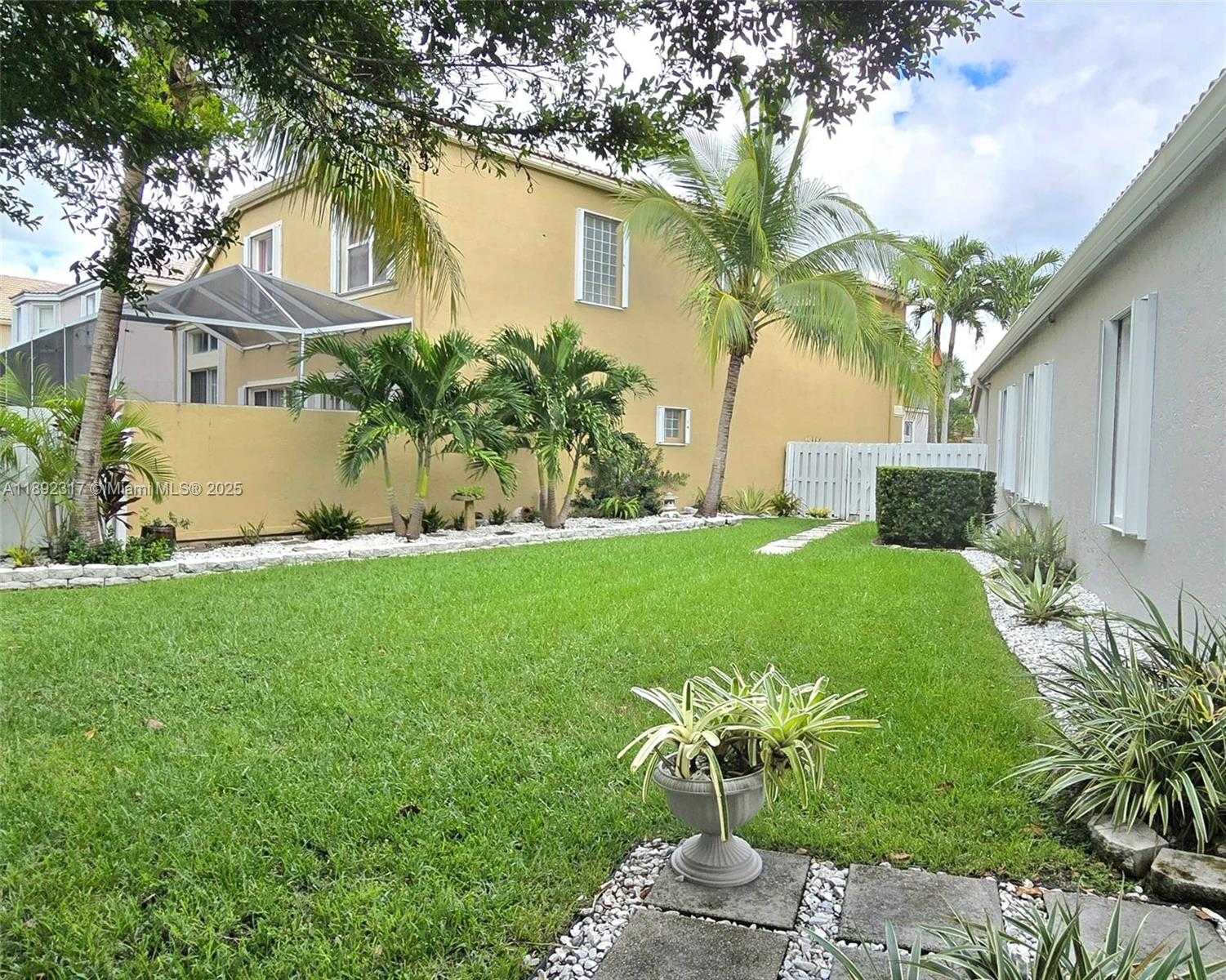 Small Image of 1406 NORTH WEST 159TH LN, Pembroke Pines Number 40