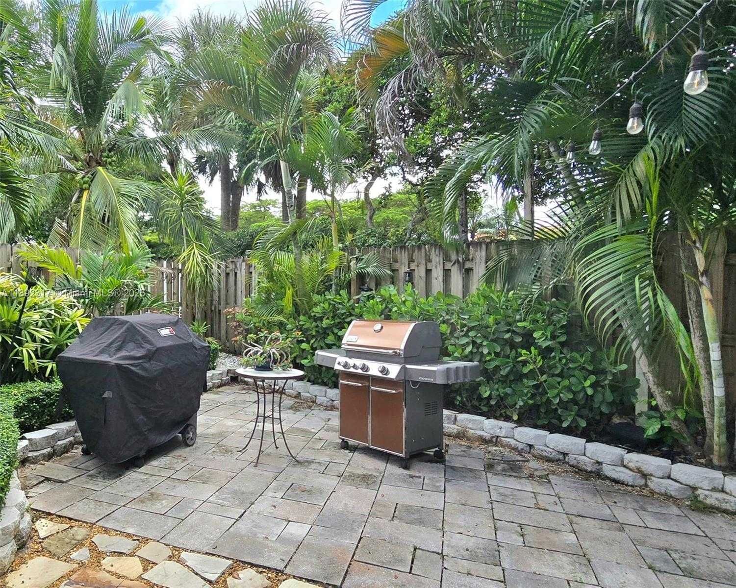 Small Image of 1406 NORTH WEST 159TH LN, Pembroke Pines Number 42