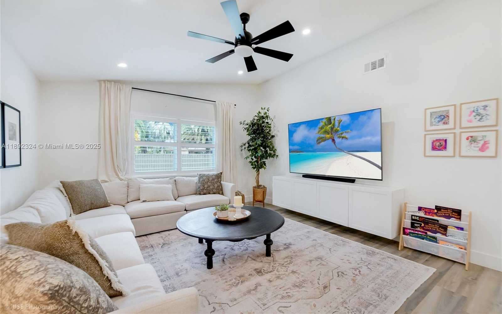 Small Image of 5340 LANCELOT LN, Davie Number 10