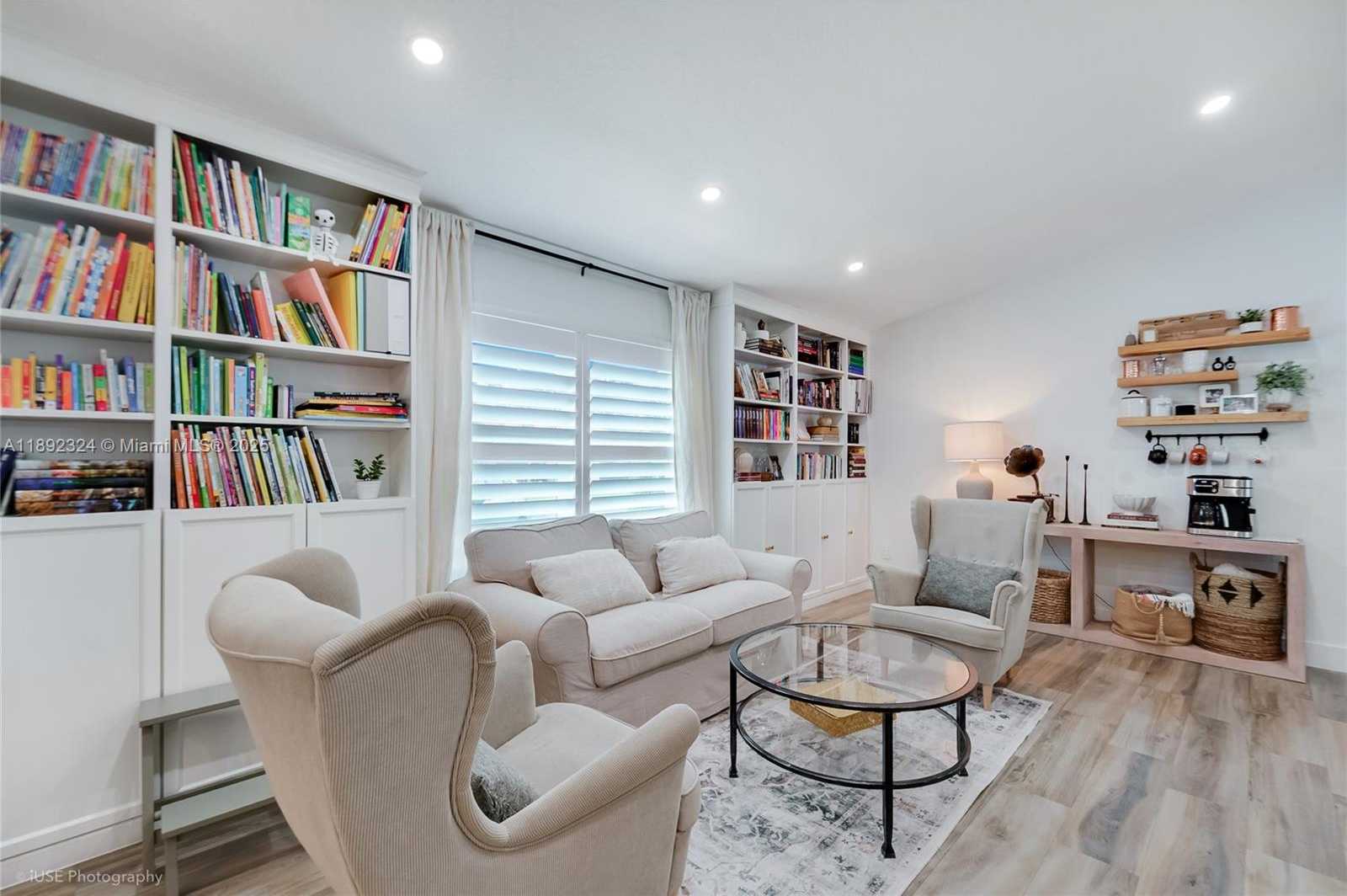 Small Image of 5340 LANCELOT LN, Davie Number 2