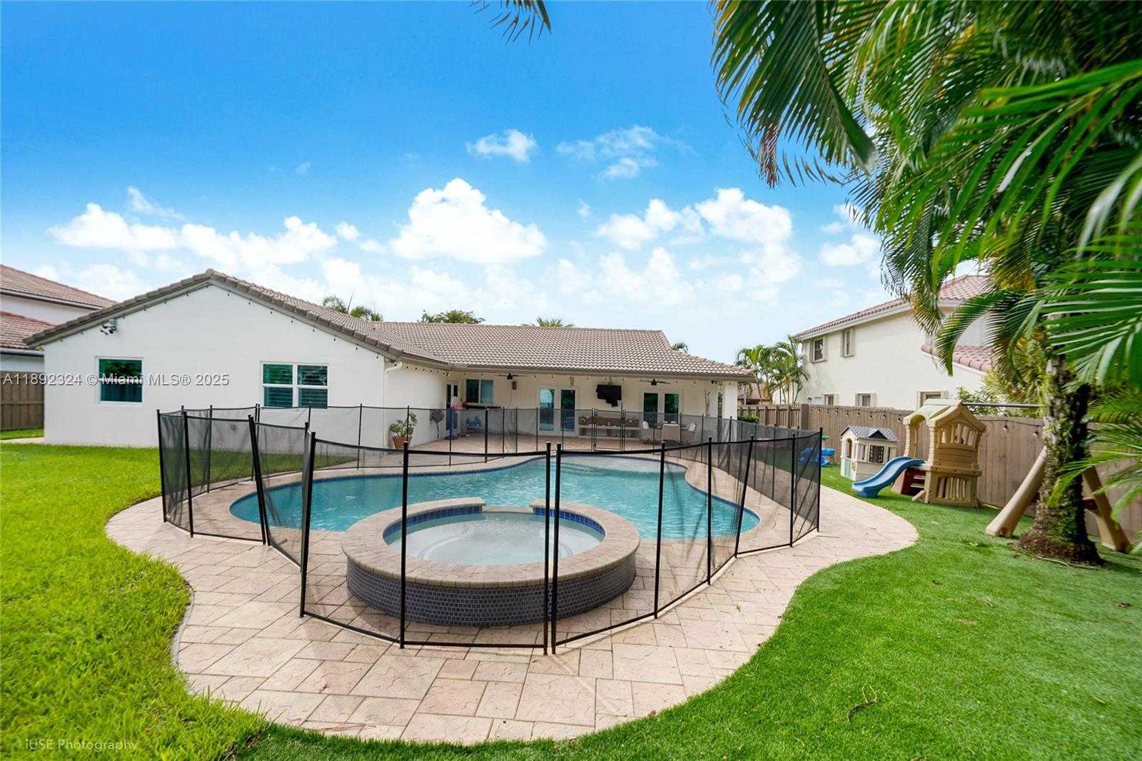 Small Image of 5340 LANCELOT LN, Davie Number 22
