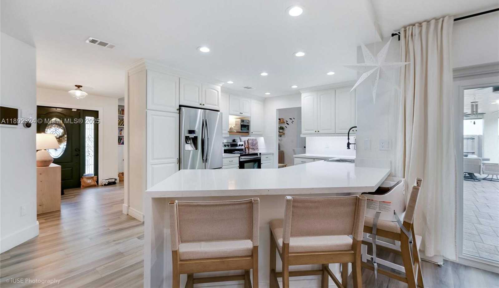 Small Image of 5340 LANCELOT LN, Davie Number 8