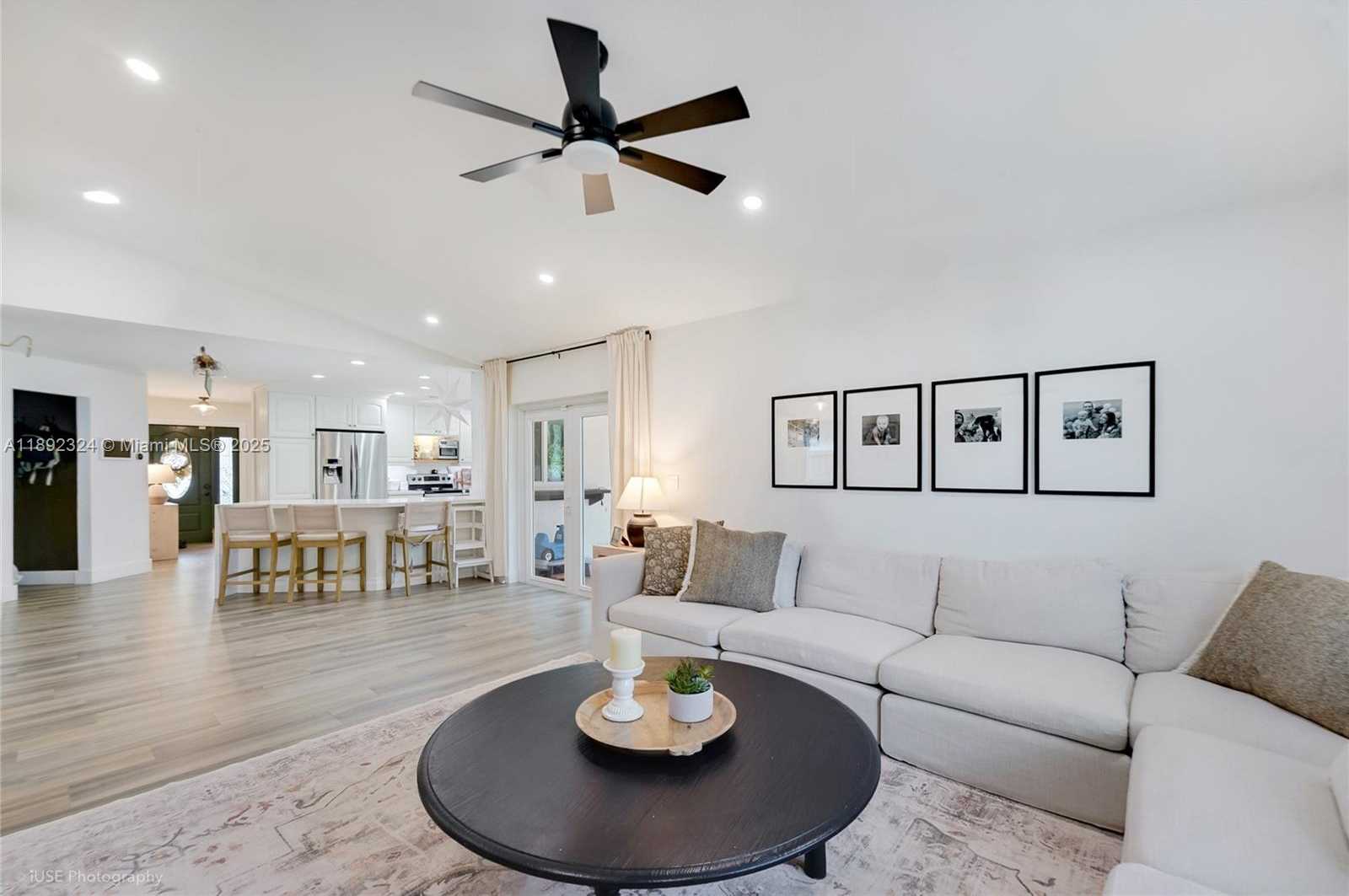 Small Image of 5340 LANCELOT LN, Davie Number 9