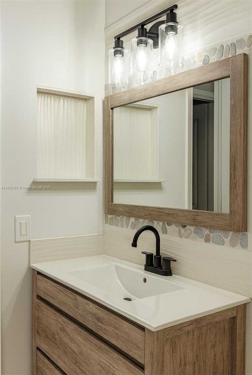 Small Image of 2849 WEST 71ST ST, Hialeah Number 17